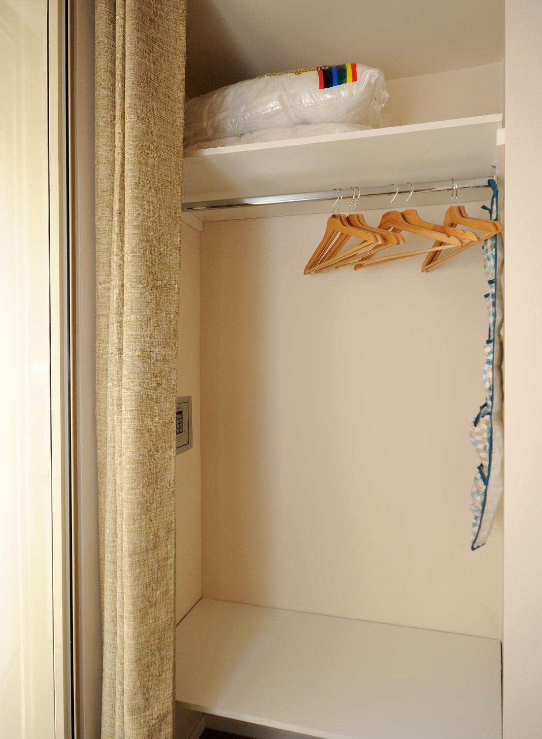 Double or Twin Room - Photo 13