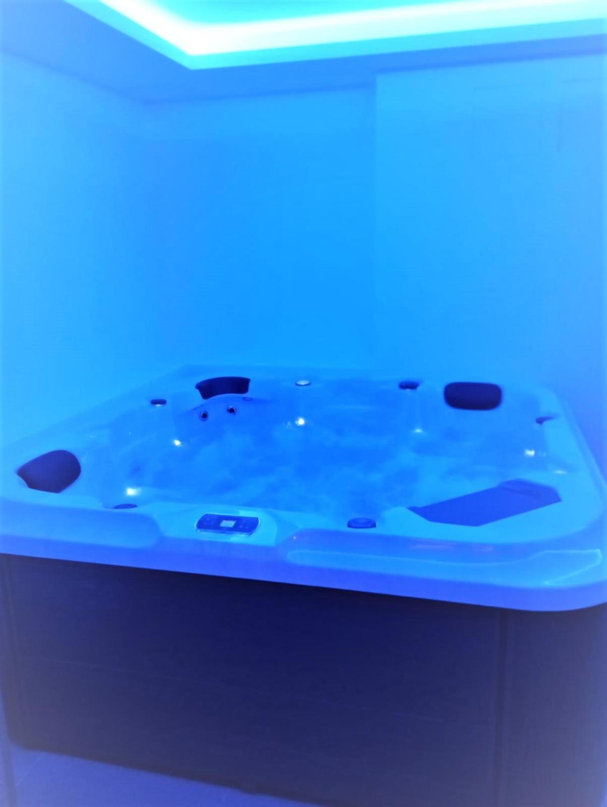 Double or Twin Room with Spa Access photo 2