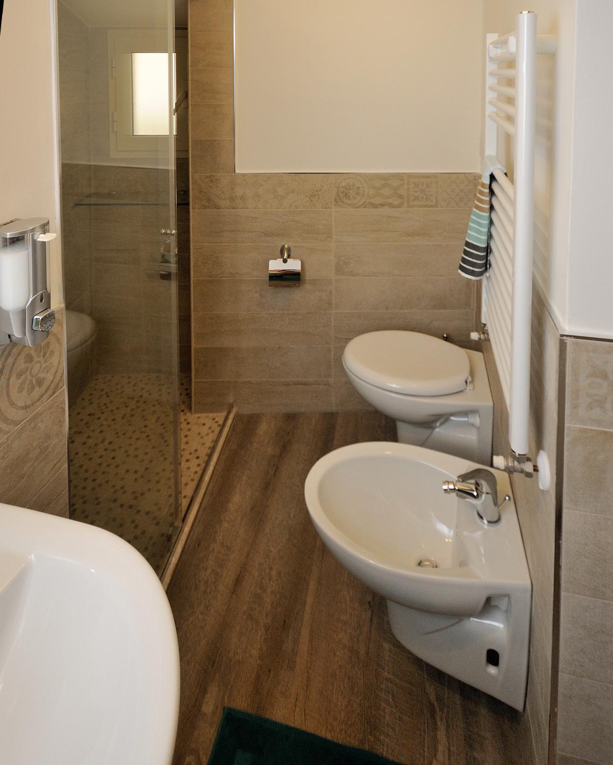 Comfort Triple Room with Shower - Photo 8