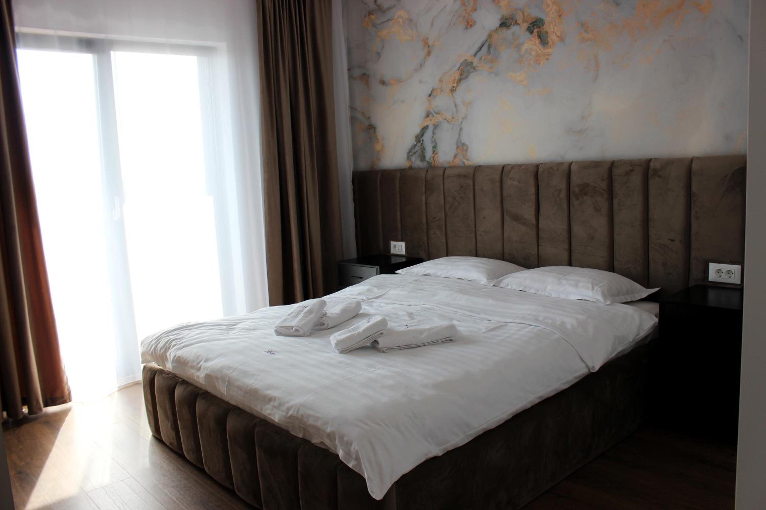 Apartment with Balcony photo 3