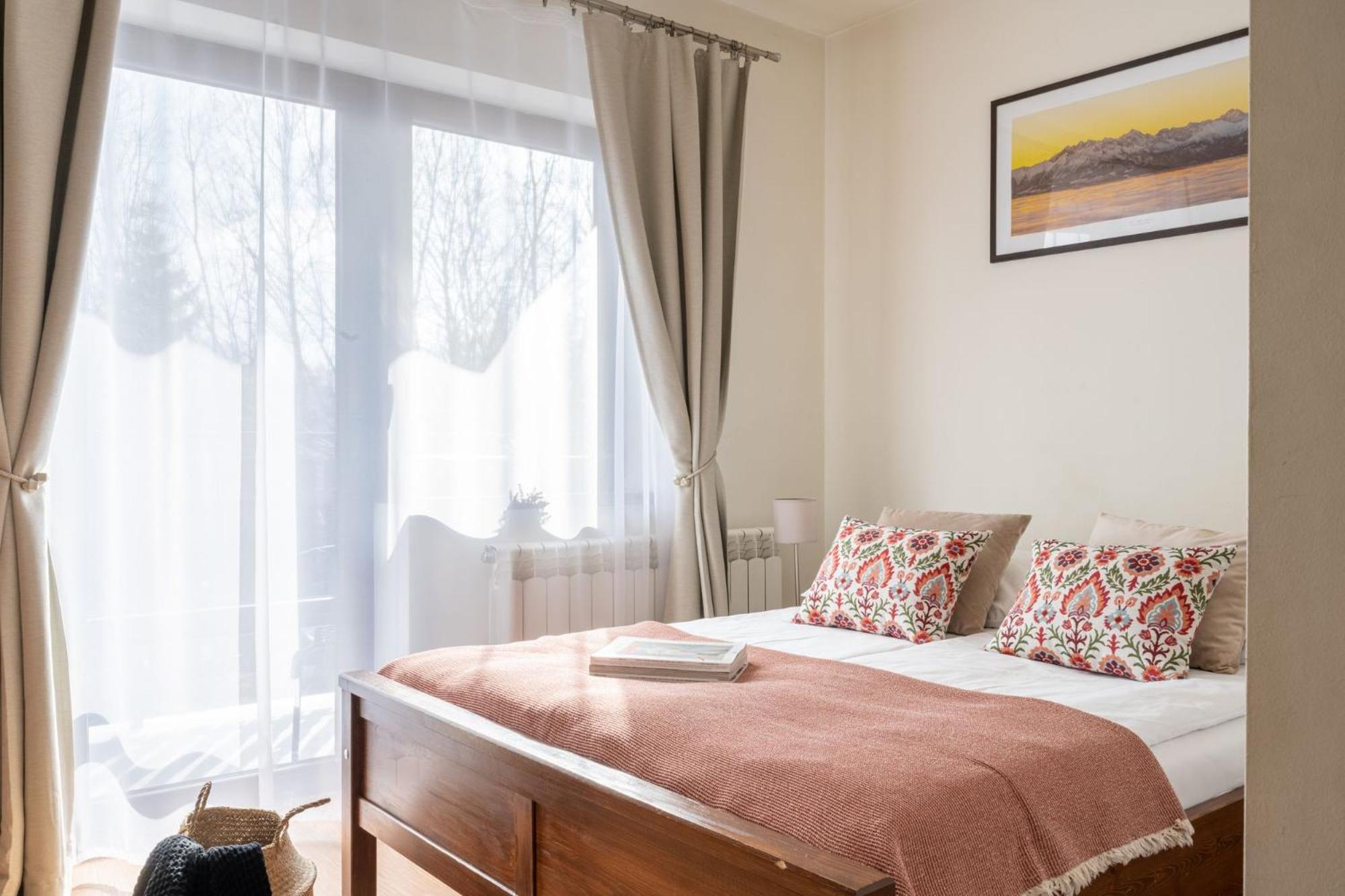 Double Room with Balcony - Photo 3