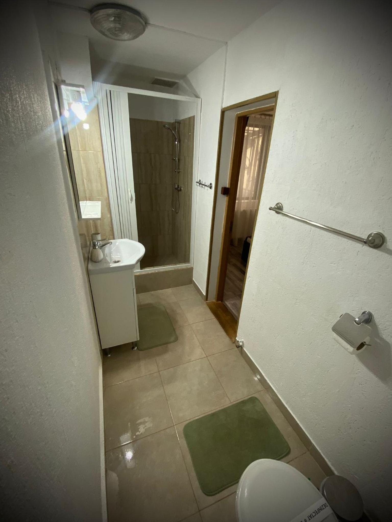 Double Room with Private Bathroom photo 2
