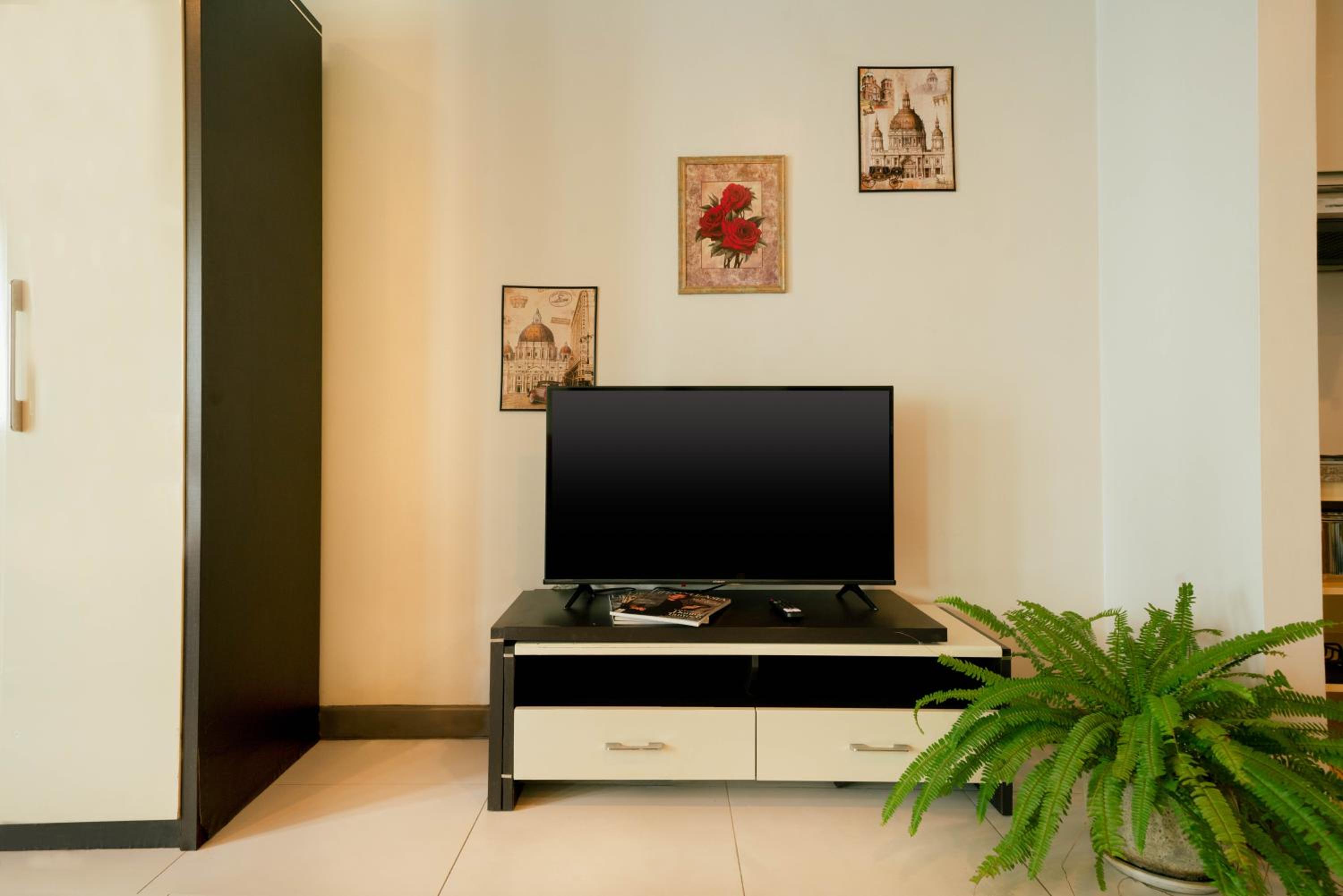 Apartment with Balcony - Photo 16