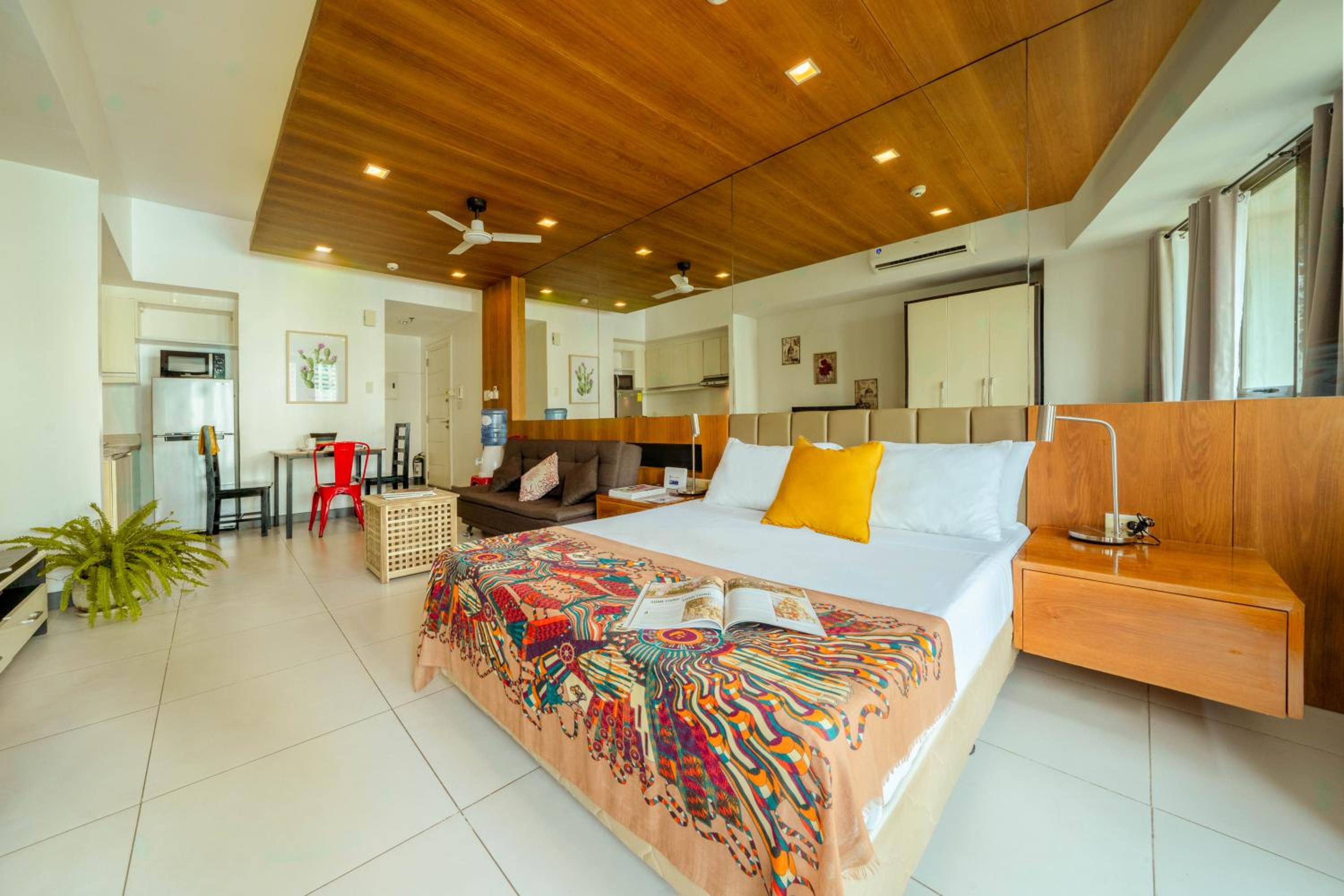 Apartment with Balcony - Photo 1