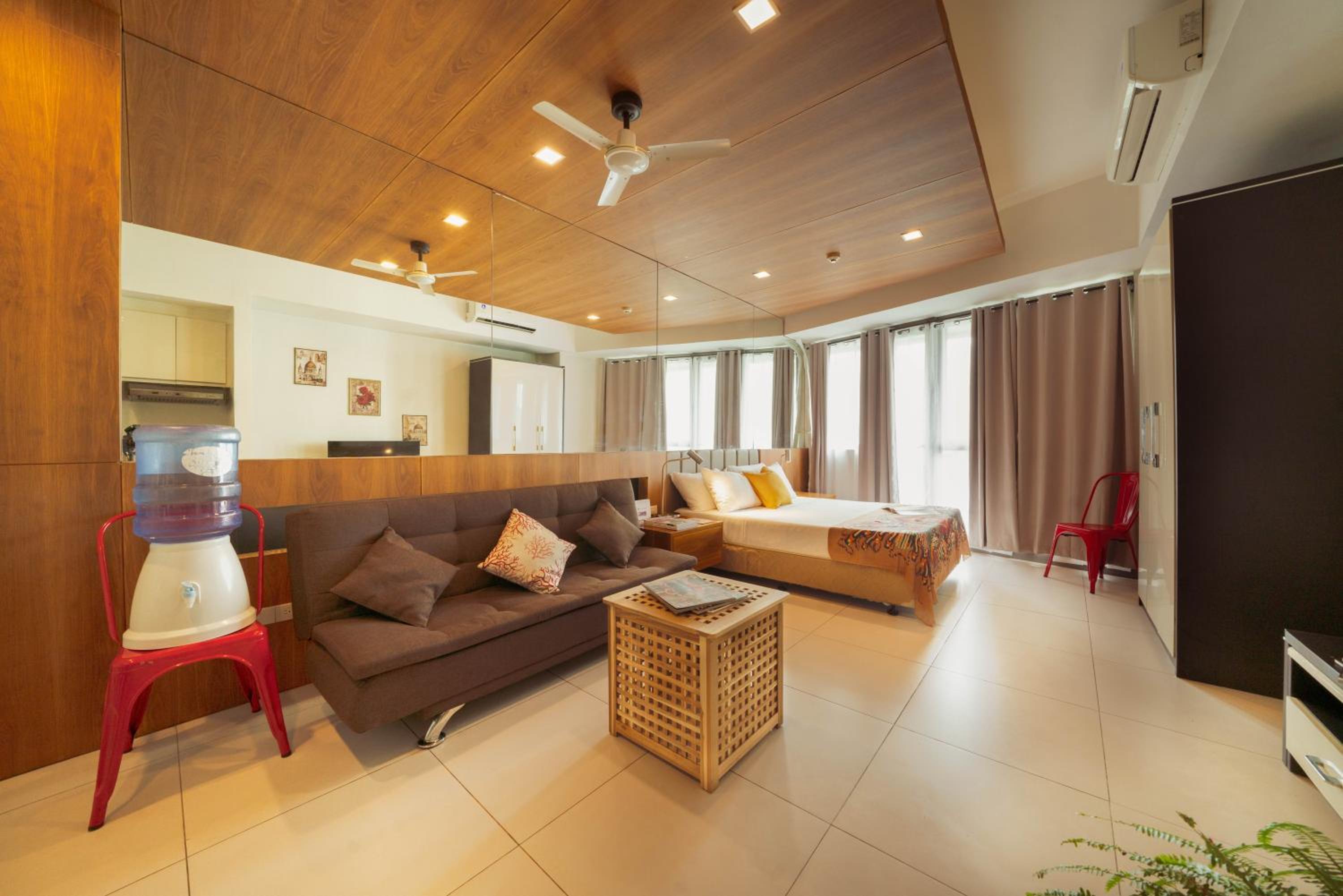 Apartment with Balcony - Photo 12