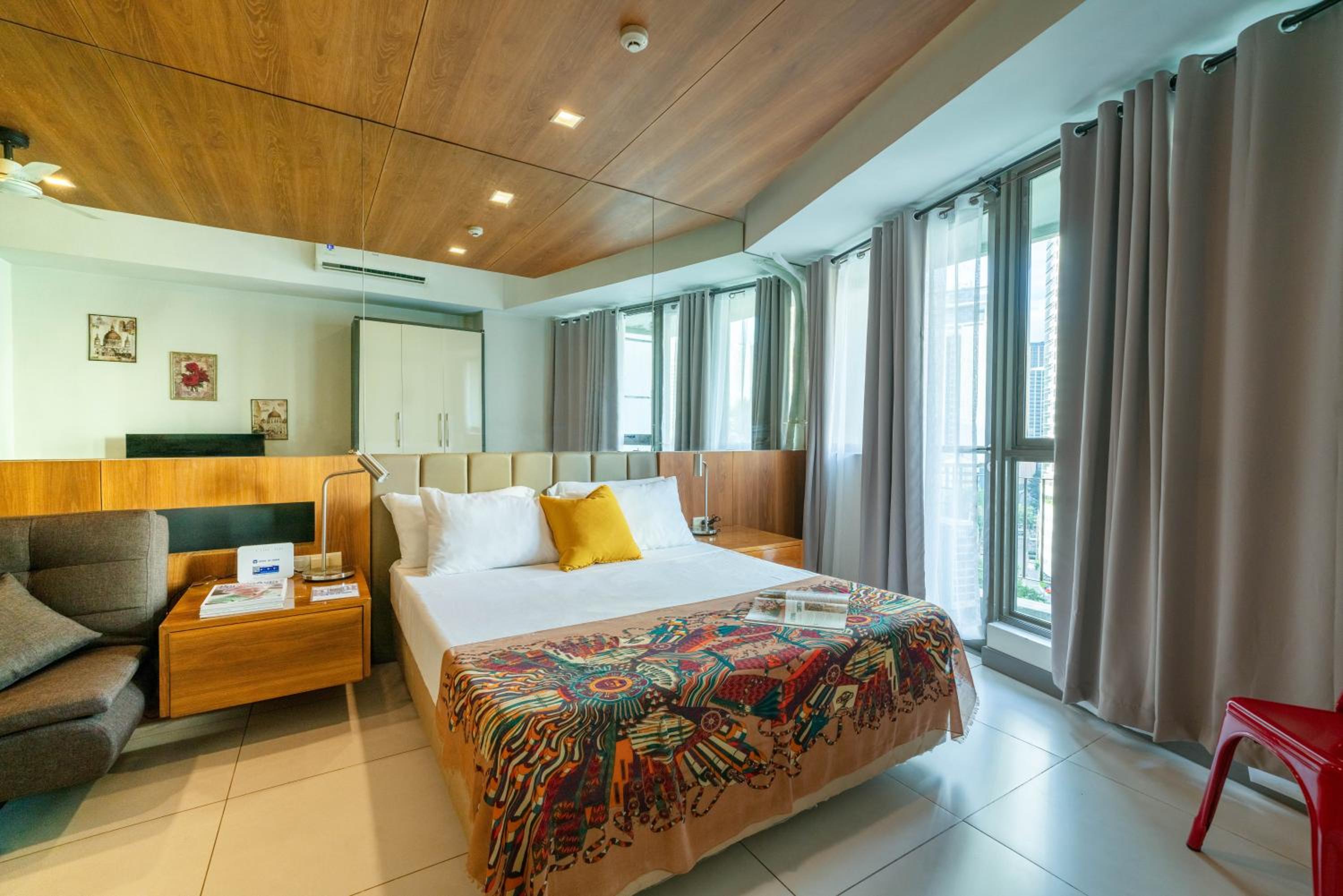 Apartment with Balcony - Photo 19