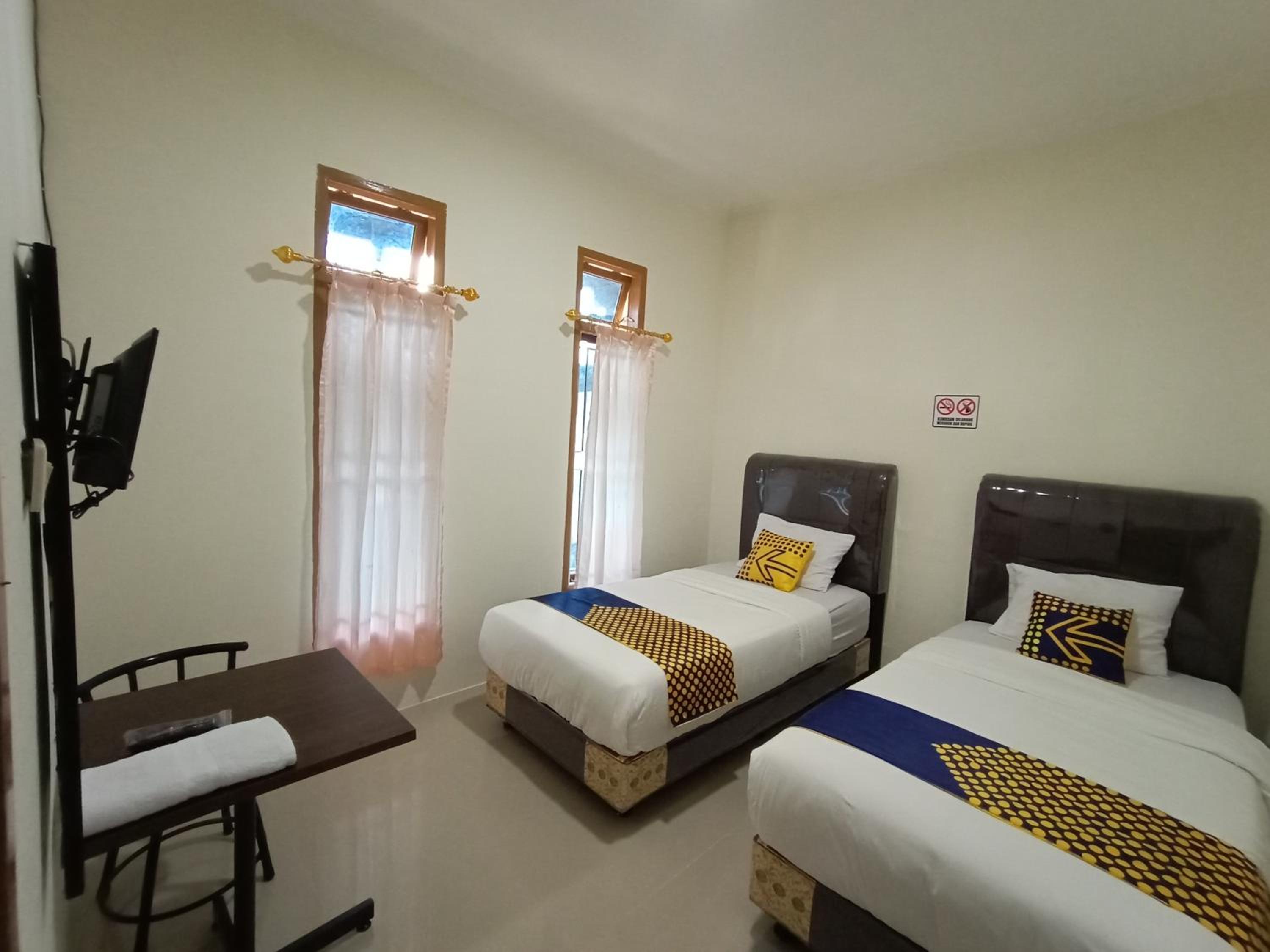 Standard Twin Room photo 2