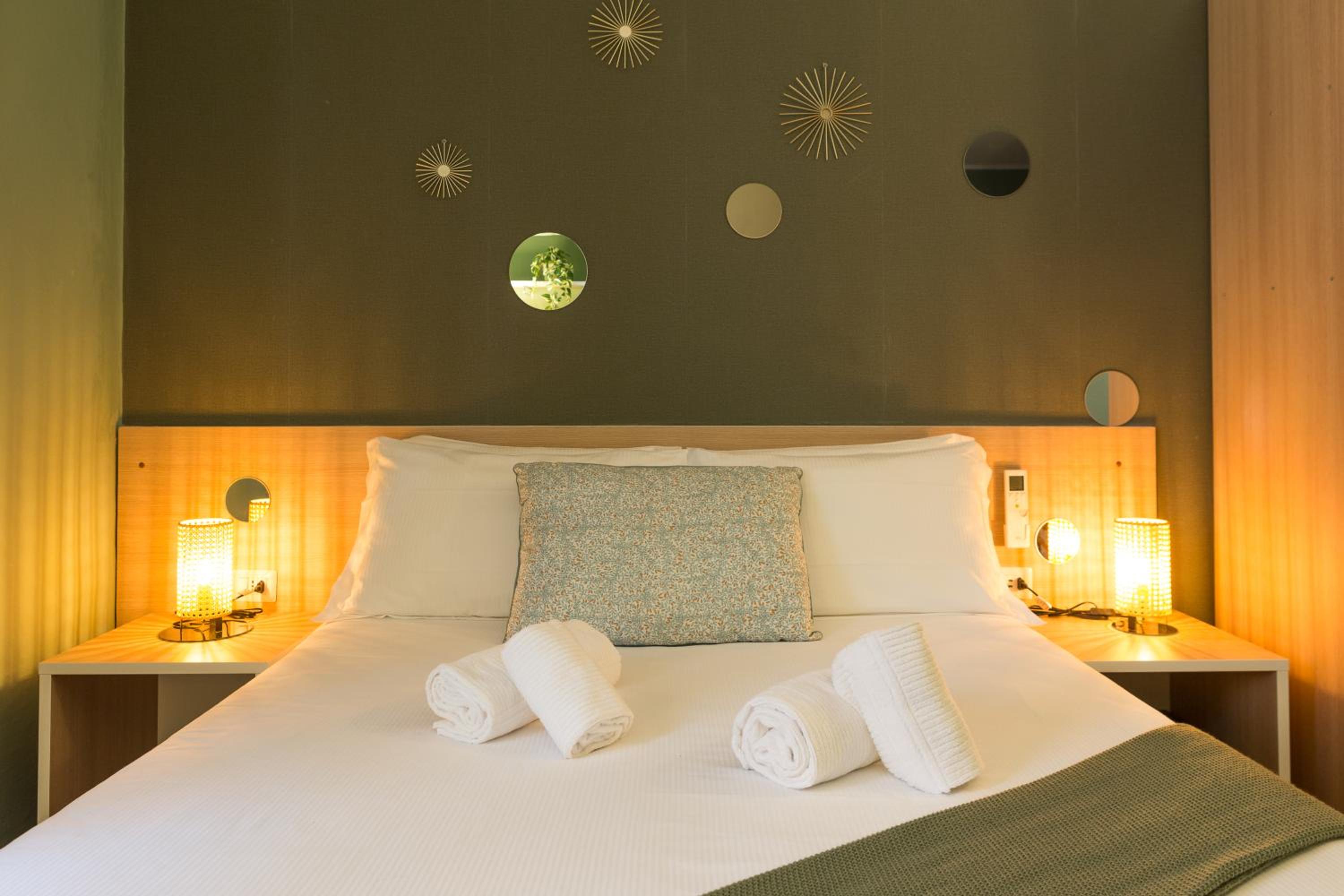 Deluxe Room - Photo 5