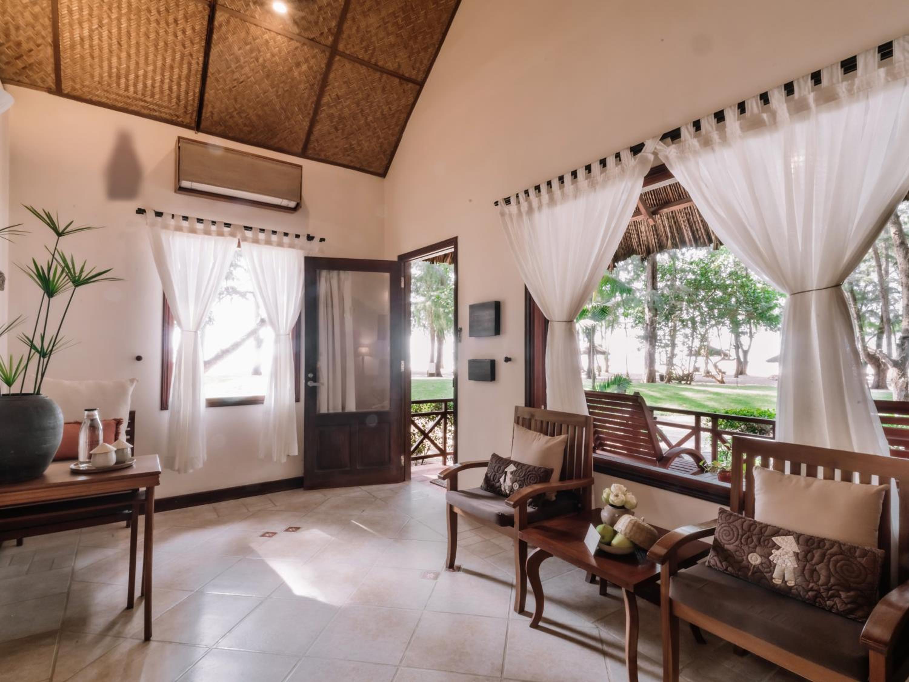 Premier Ocean Bungalow - Photo 6