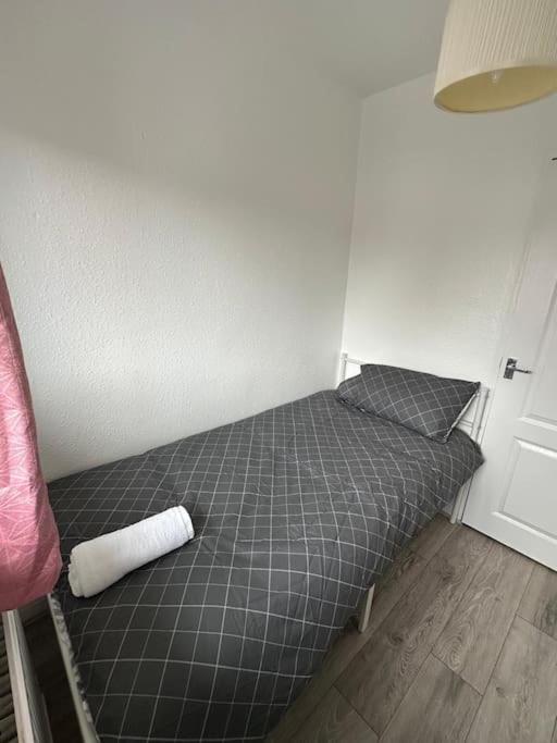 One-Bedroom House photo 1