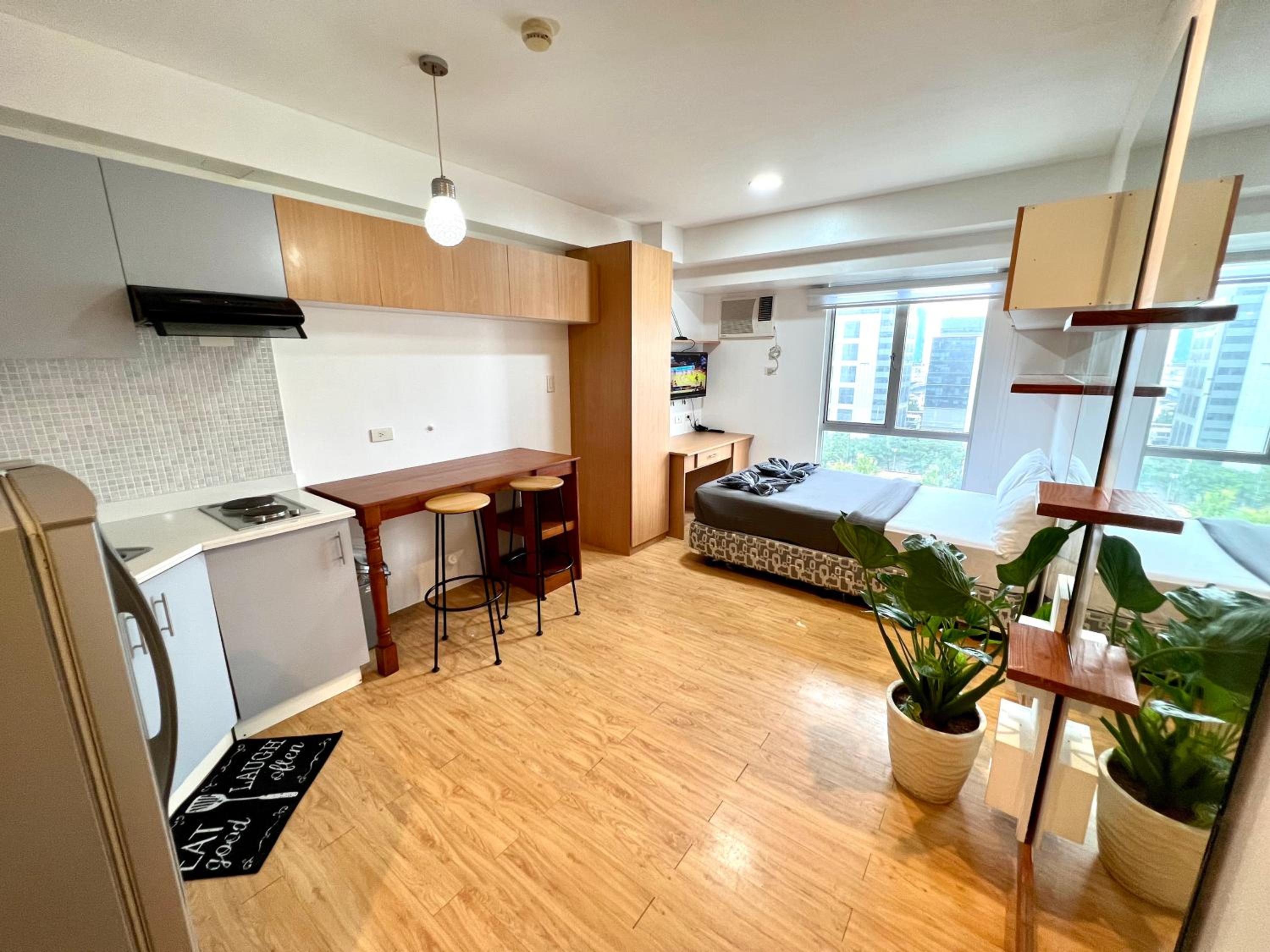 Studio Apartment