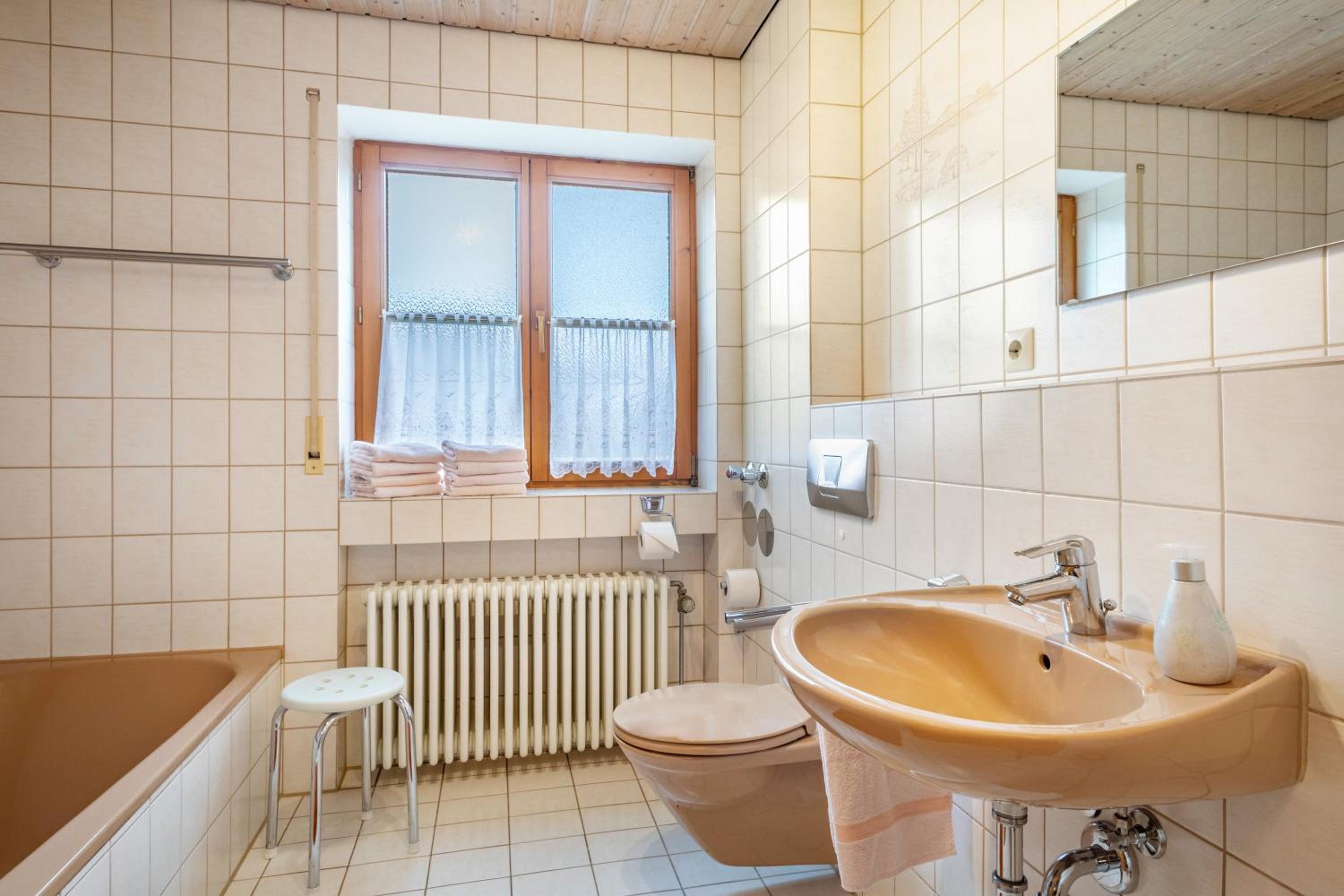Two-Bedroom Deluxe Apartment with Garden View photo 3
