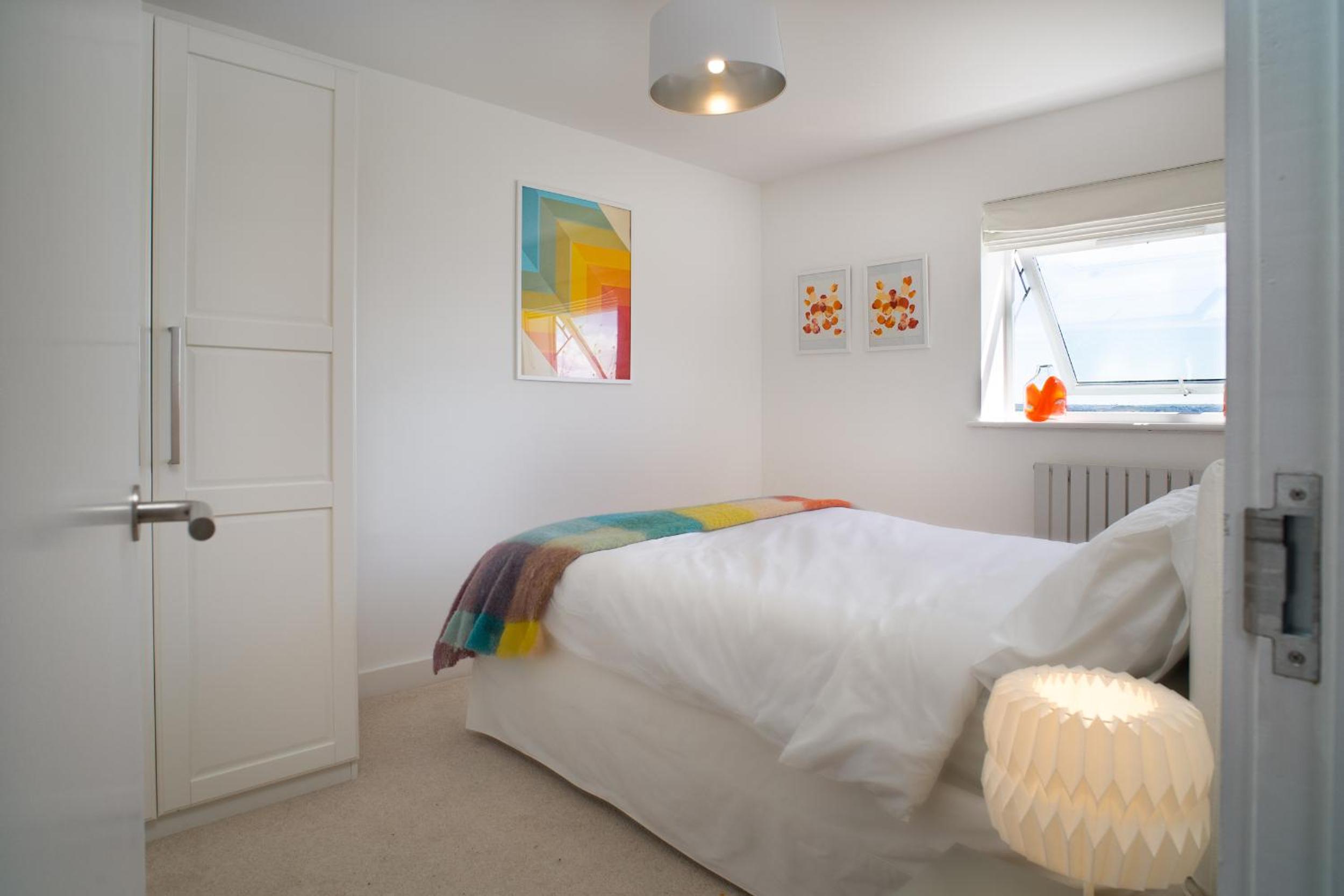 Five-Bedroom House photo 1