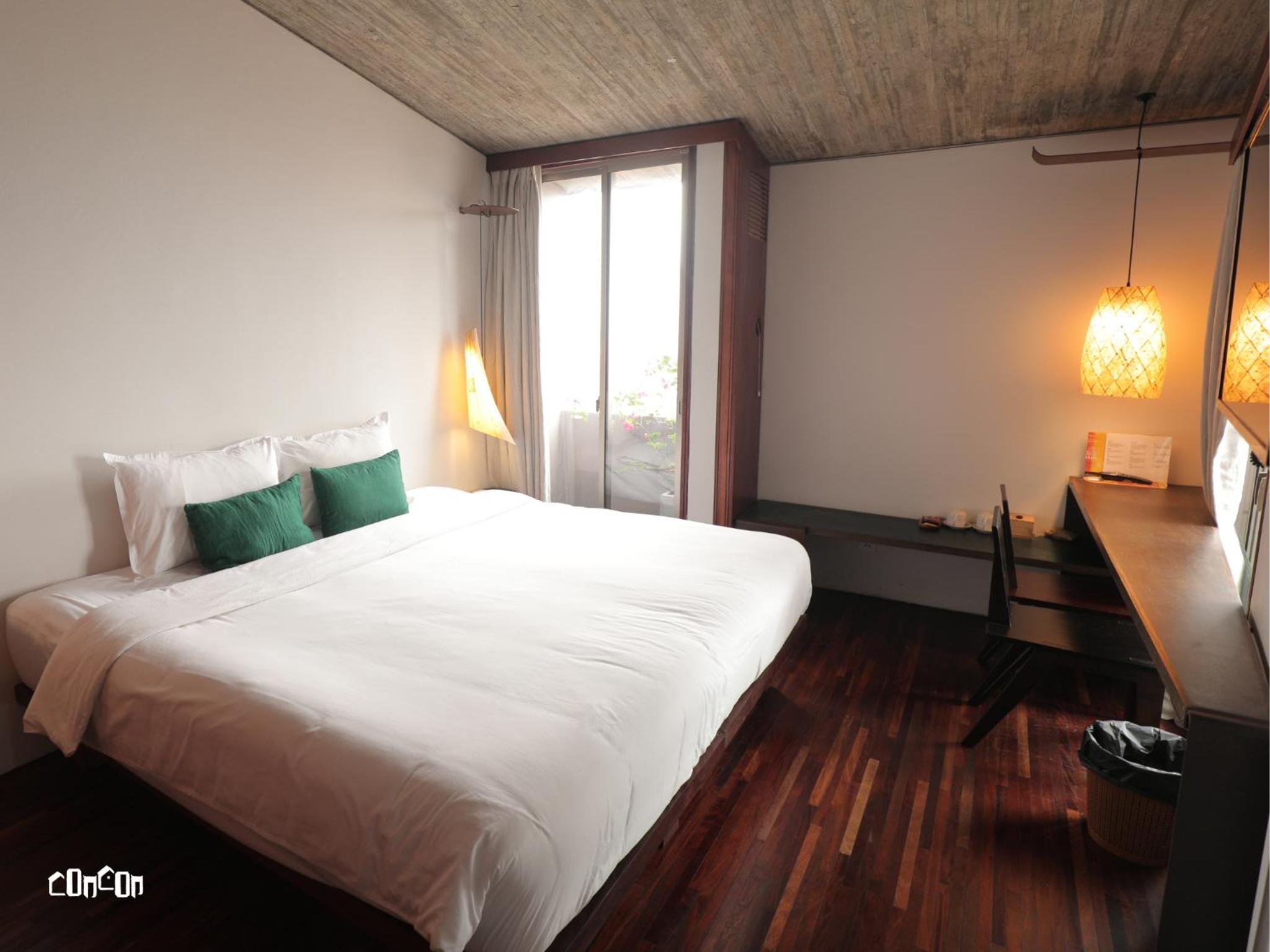 Windyextra_ King bed or twin bed with high floor balcony