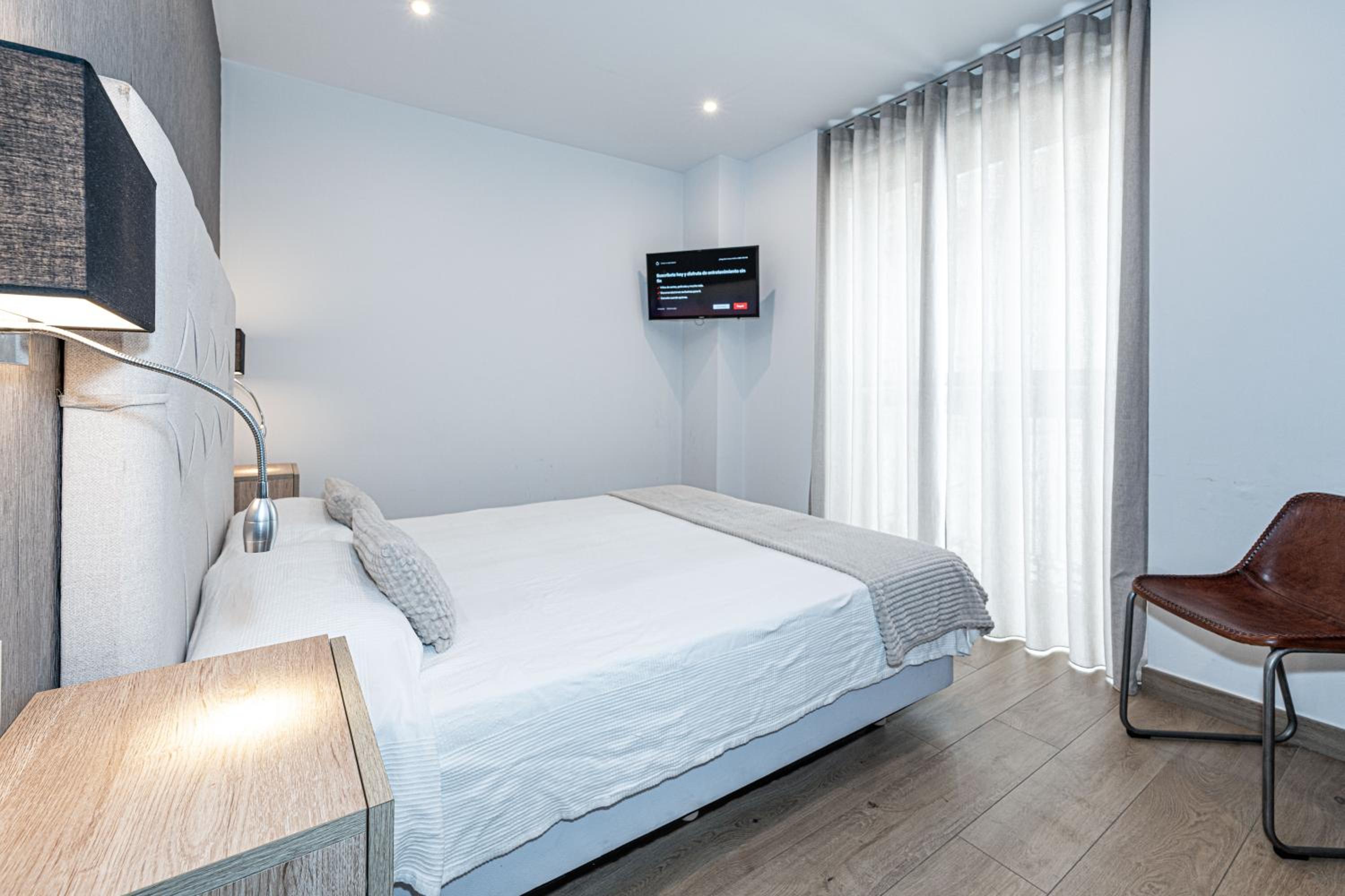 Double Room - Photo 4
