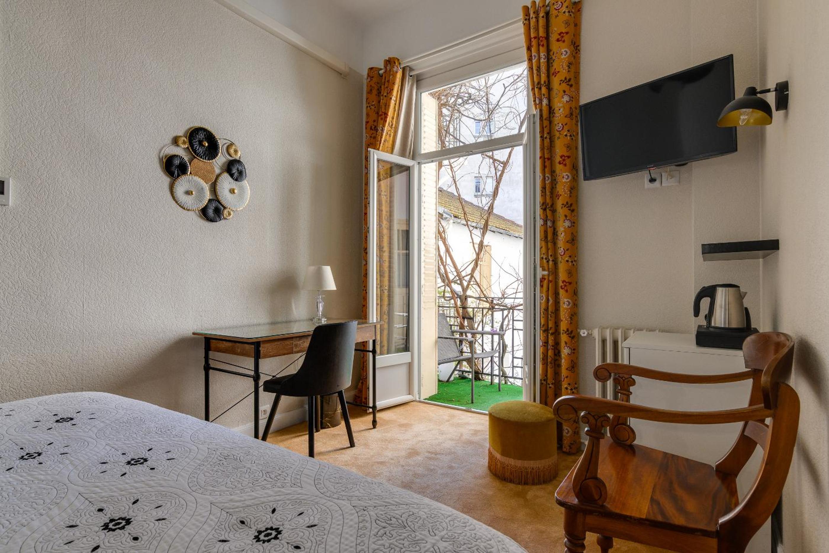 Deluxe Double Room photo 2