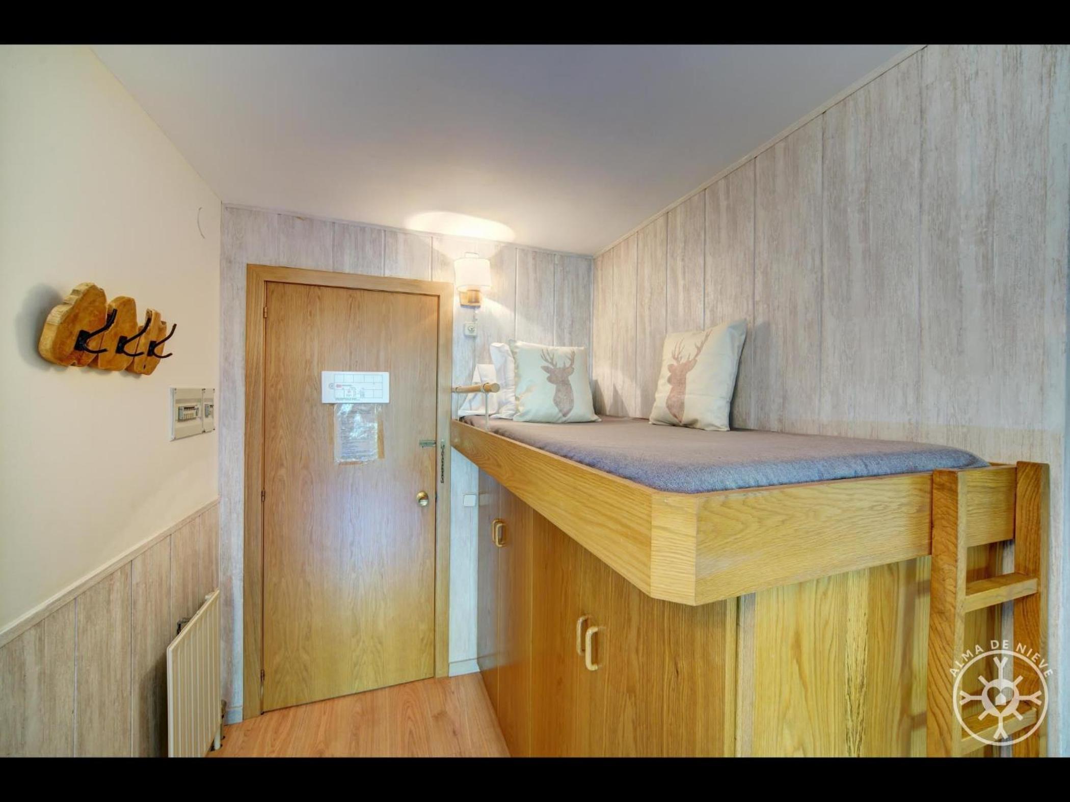Apartment photo 2