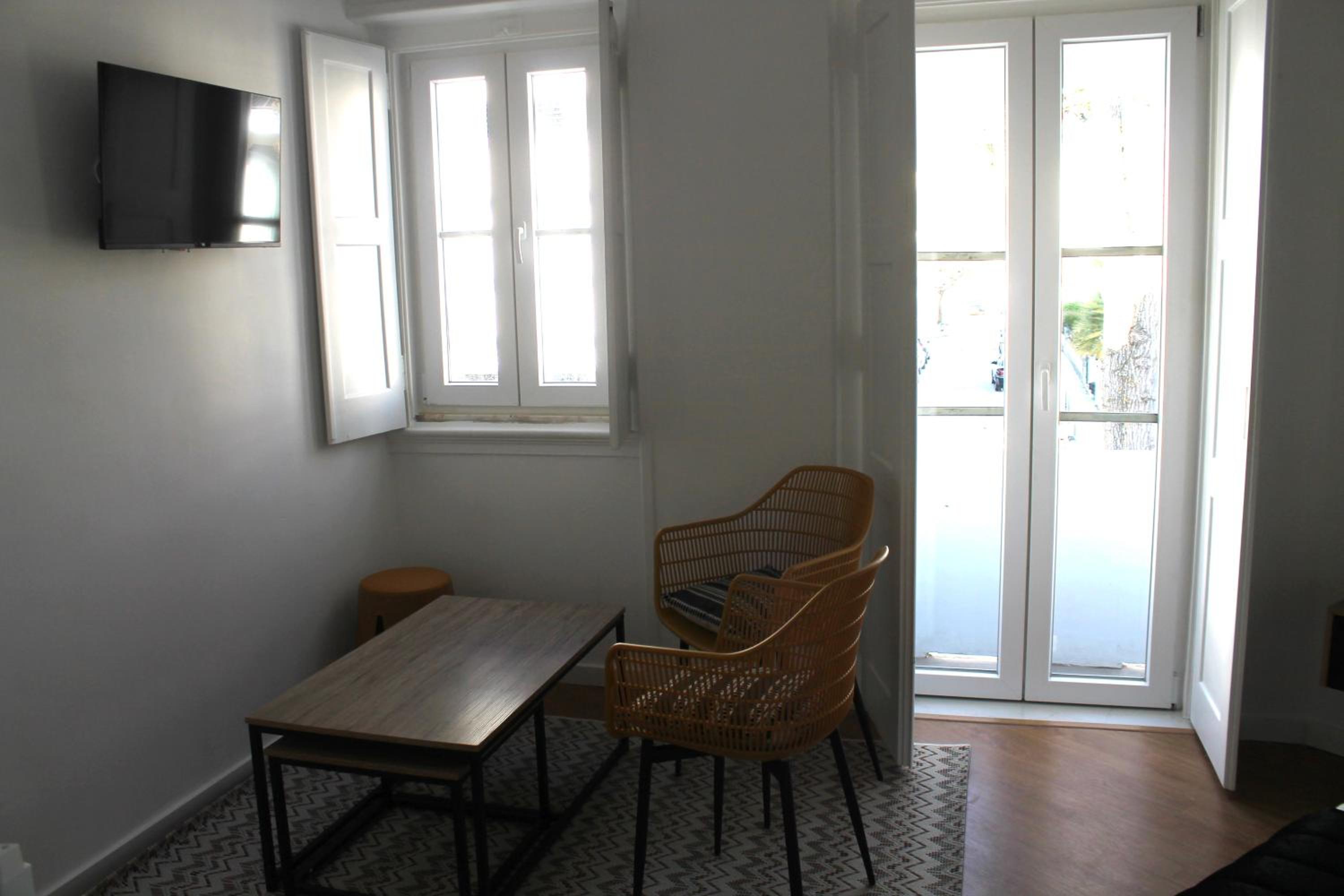 Family Room with Private Bathroom photo 3