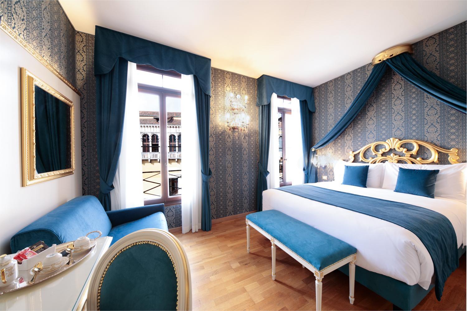 Deluxe Room (2 Adults + 1 Child) photo 1