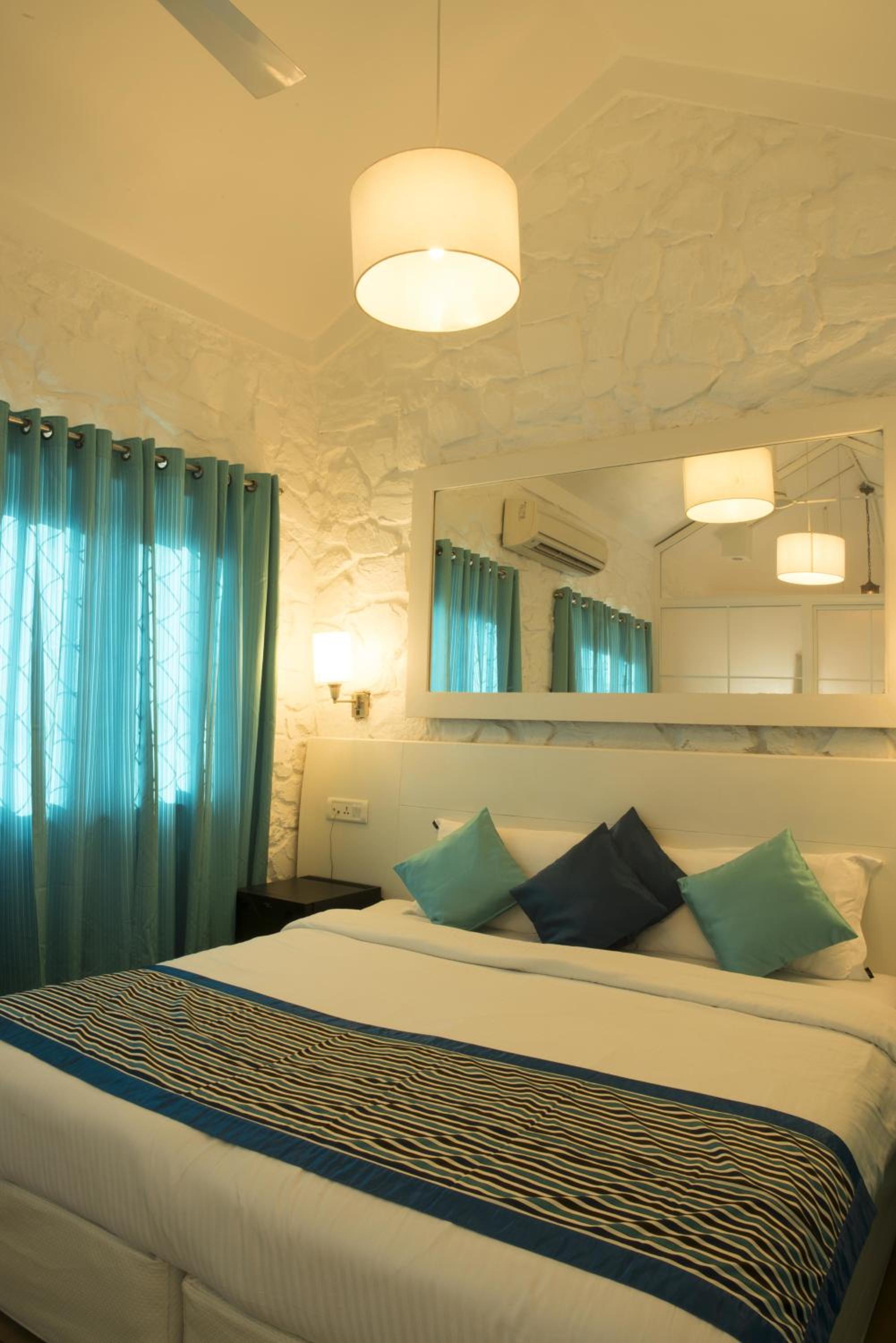 Standard Double Room - Photo 12