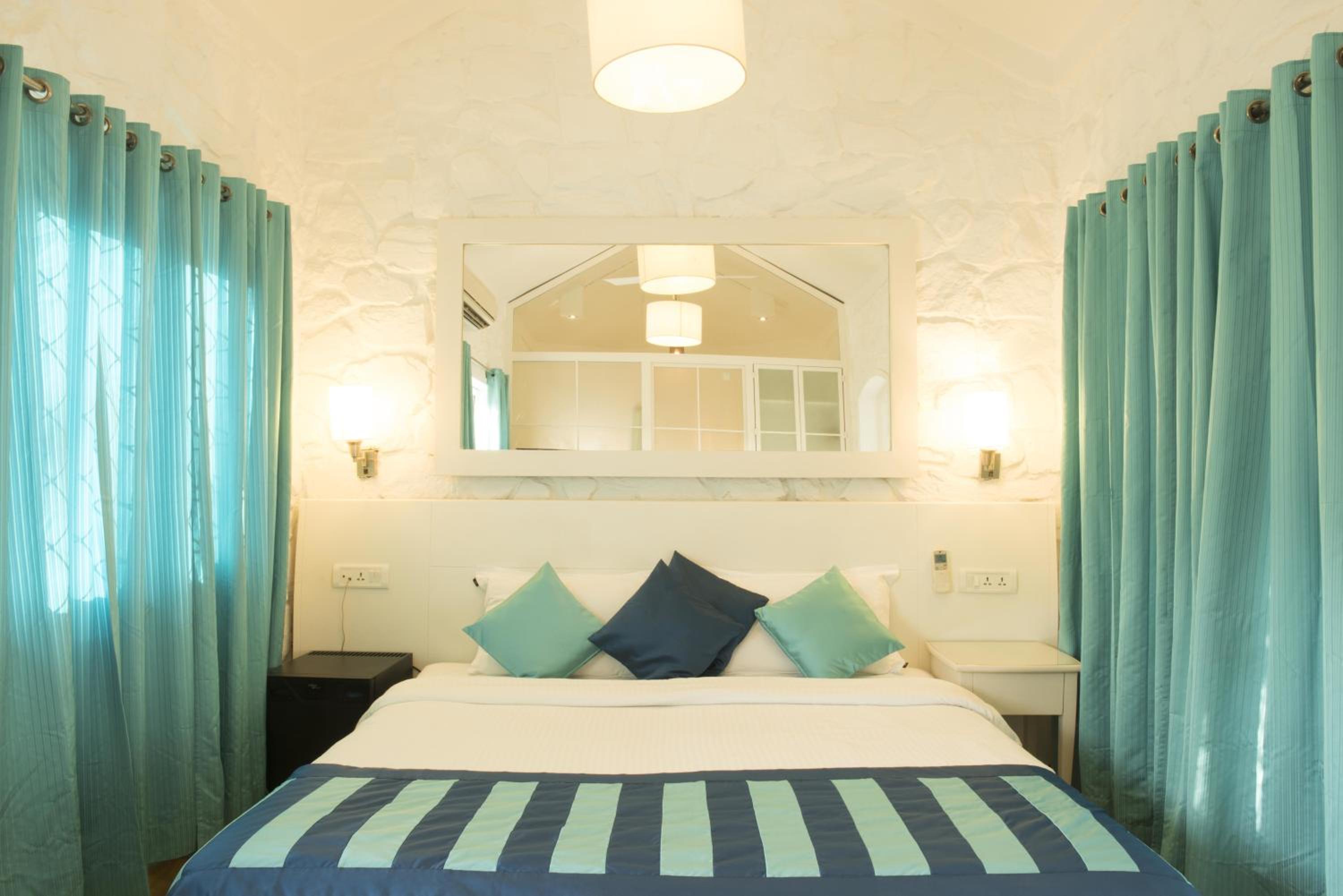 Standard Double Room - Photo 11