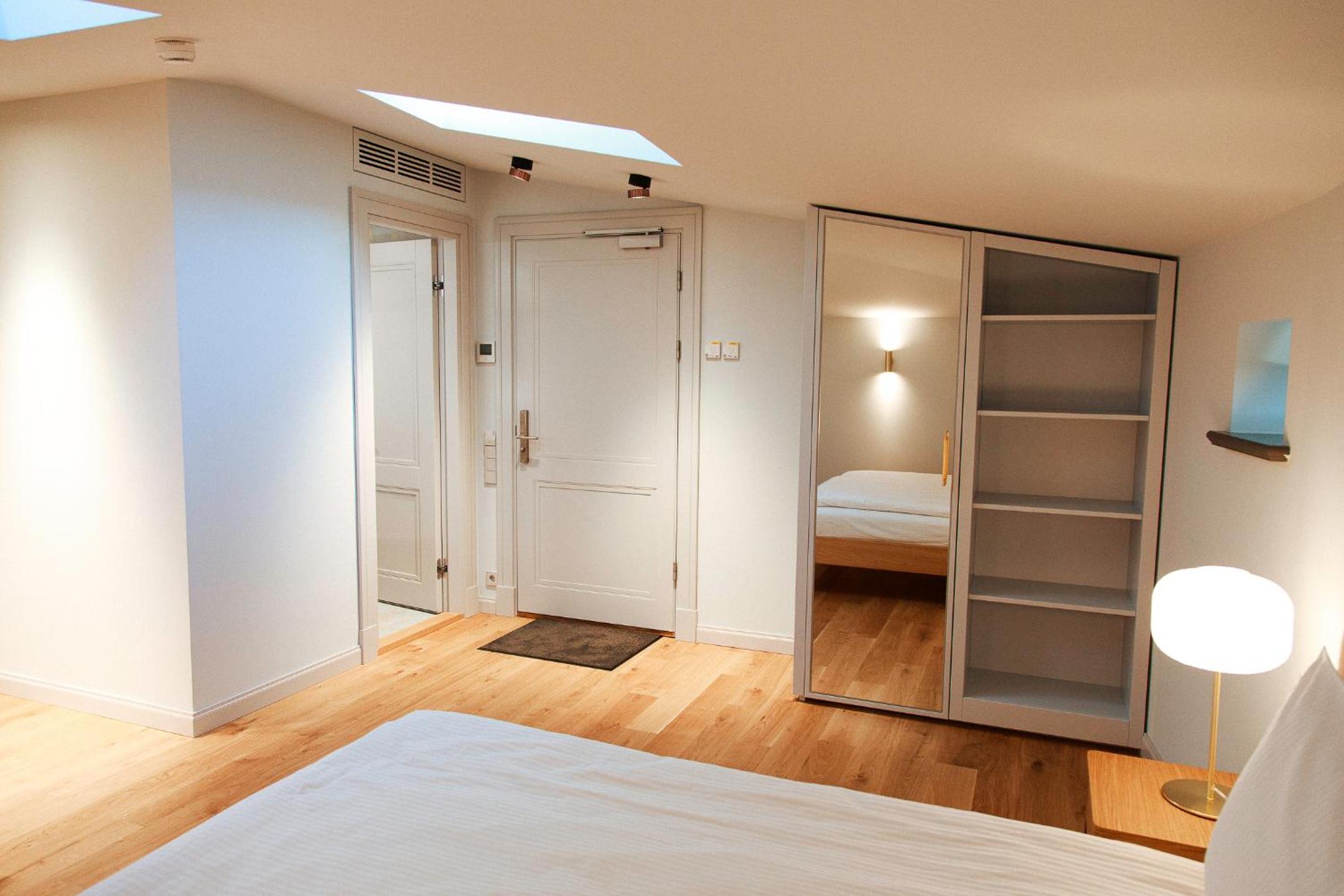One-Bedroom Mansard photo 3