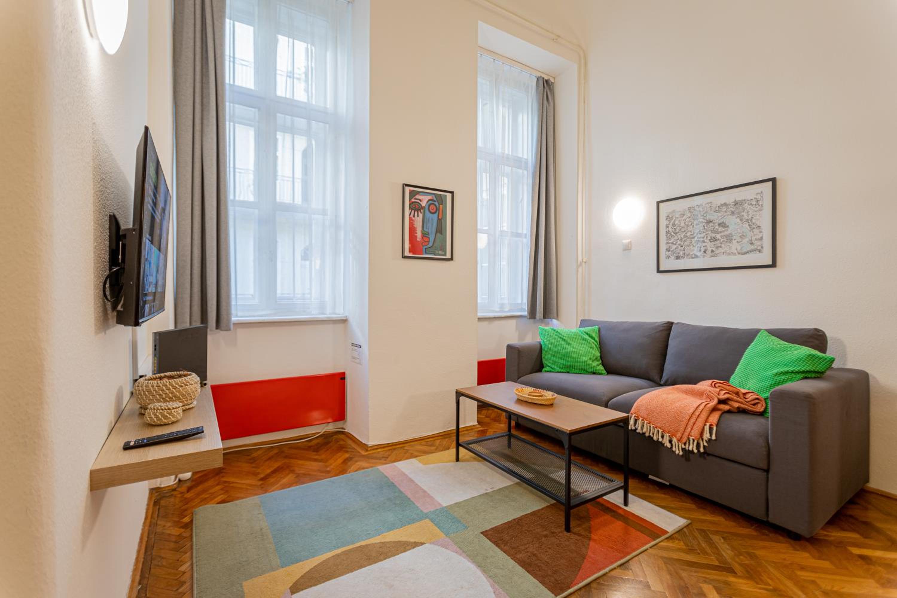 One-Bedroom Apartment