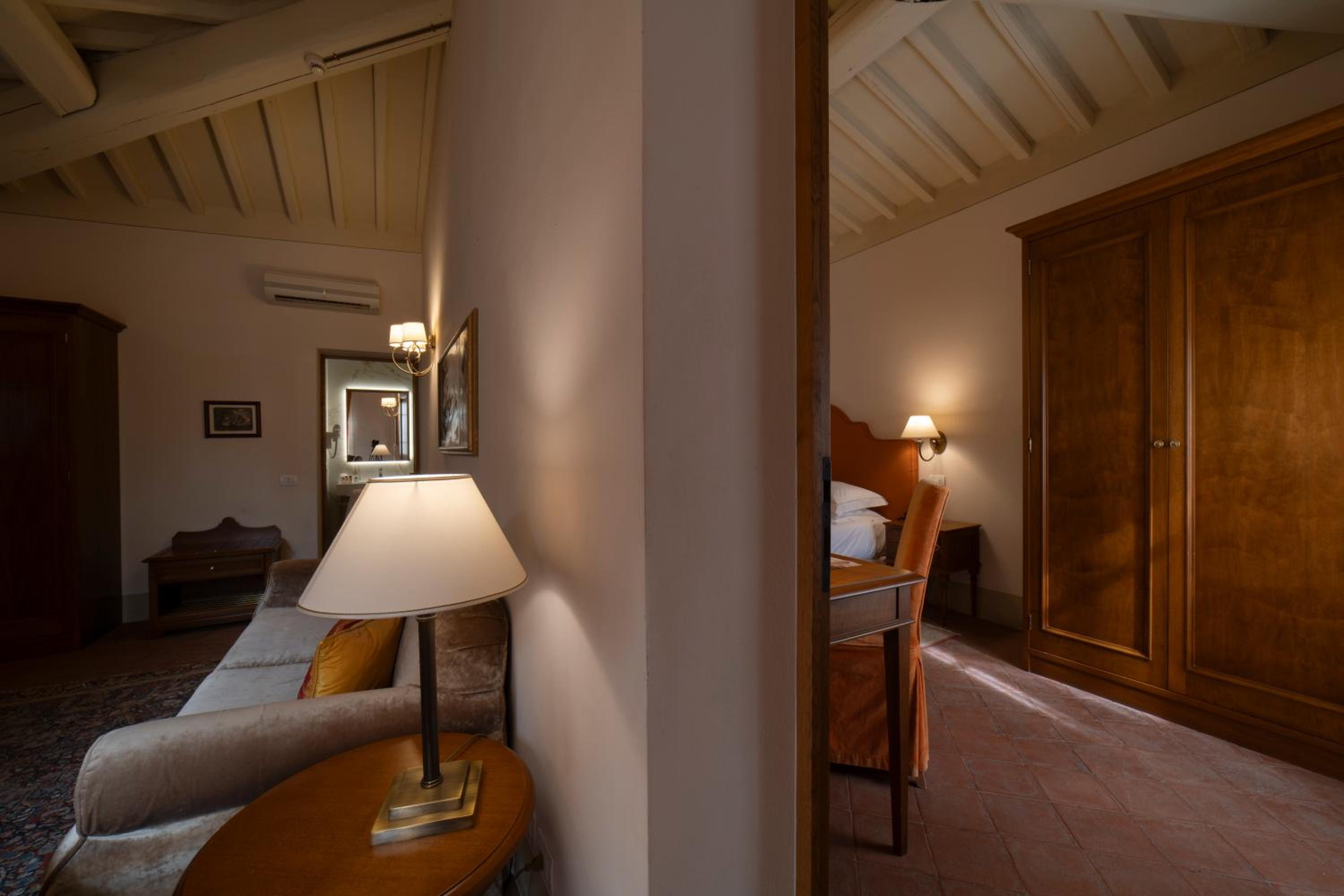 Suite - Photo 2
