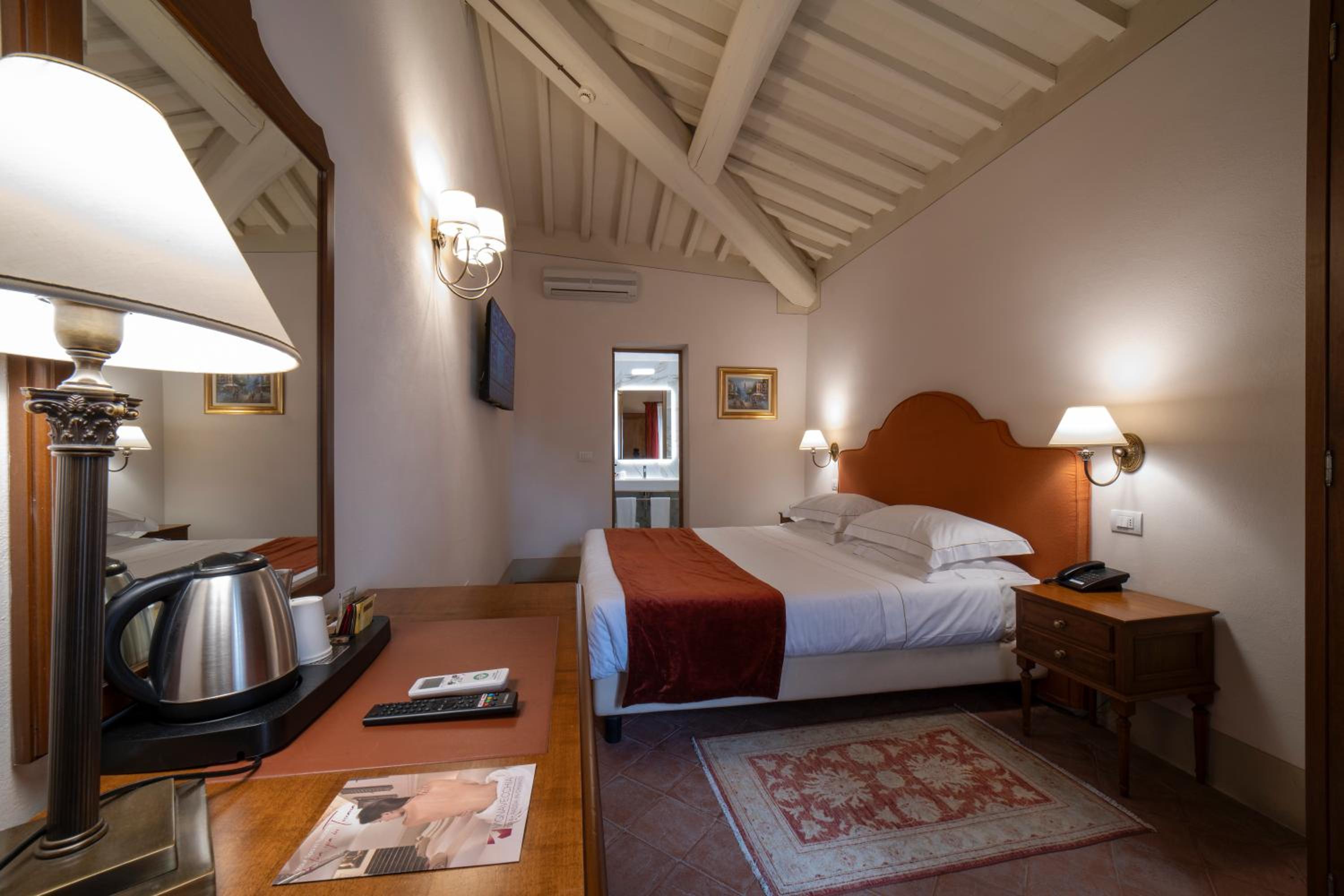 Suite - Photo 4