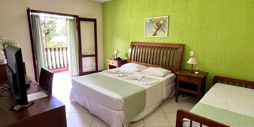 Deluxe One-Bedroom Apartment with Garden View photo 2