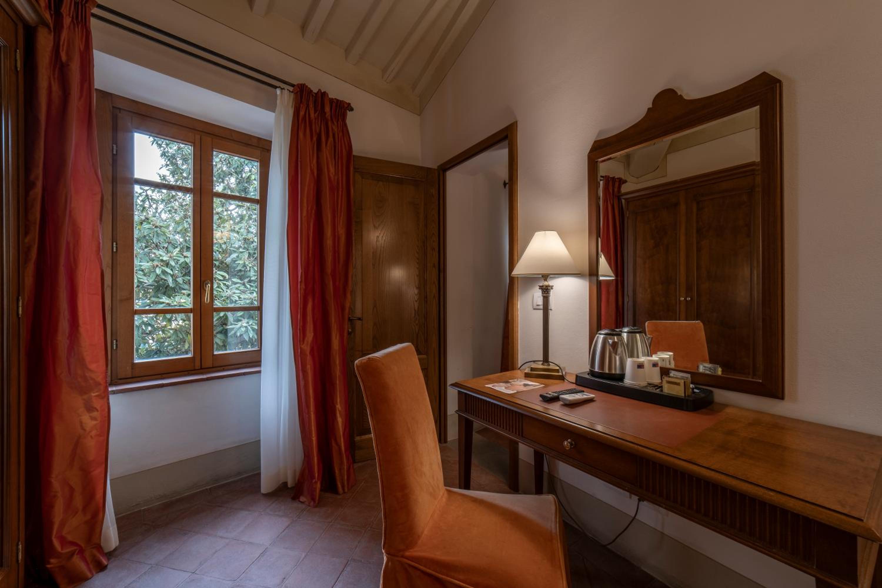 Suite - Photo 5