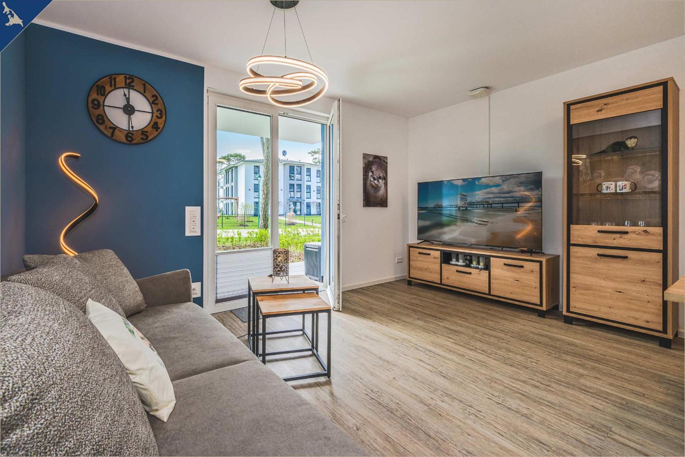 Apartment with Lake View photo 3