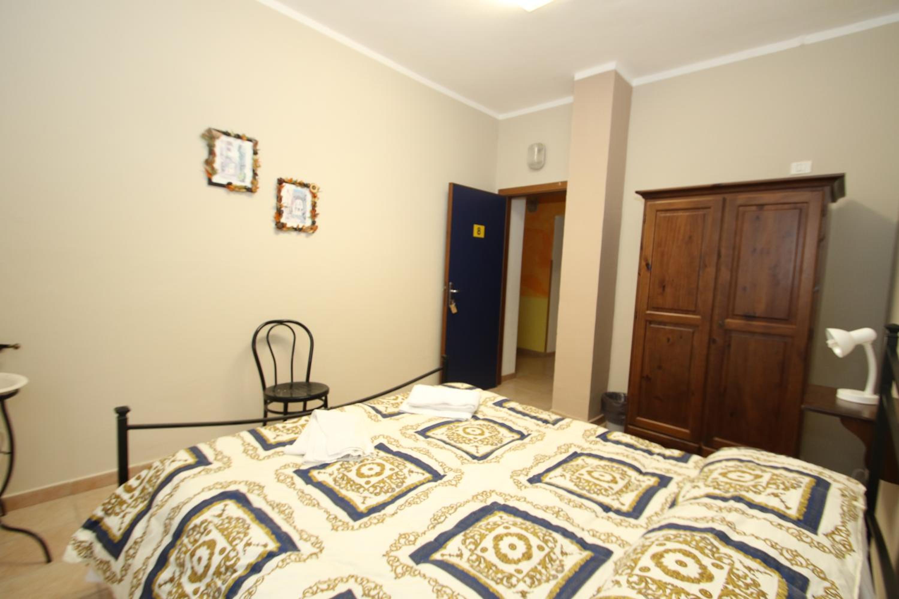 Large Double Room photo 1