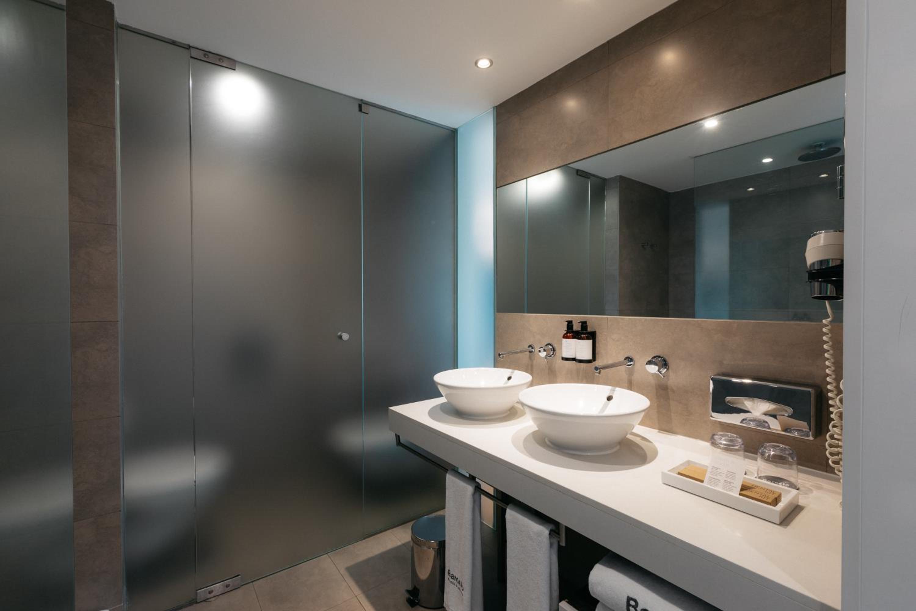 Double or Twin Room - Photo 2