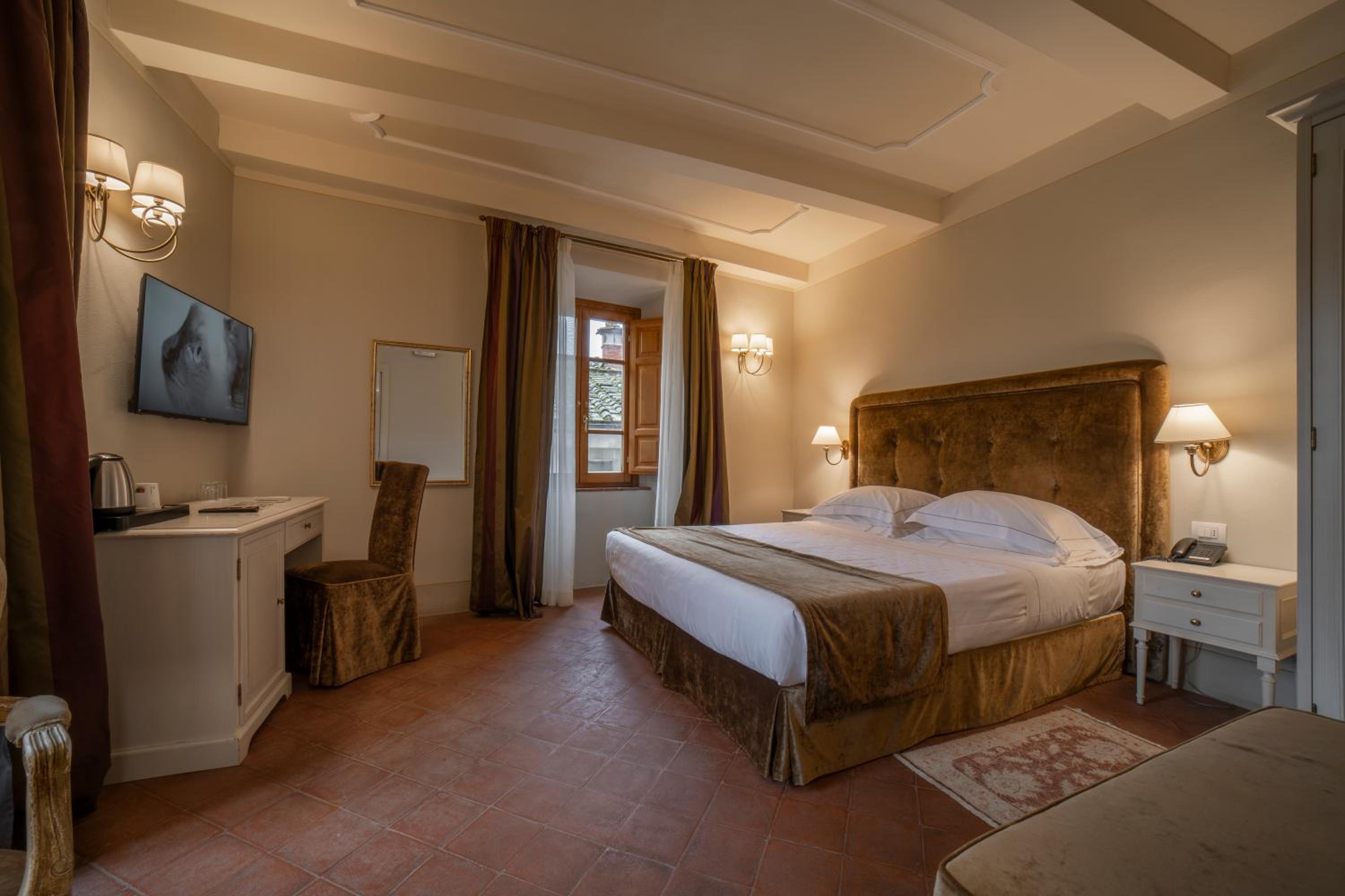 Deluxe Double Room - Photo 8