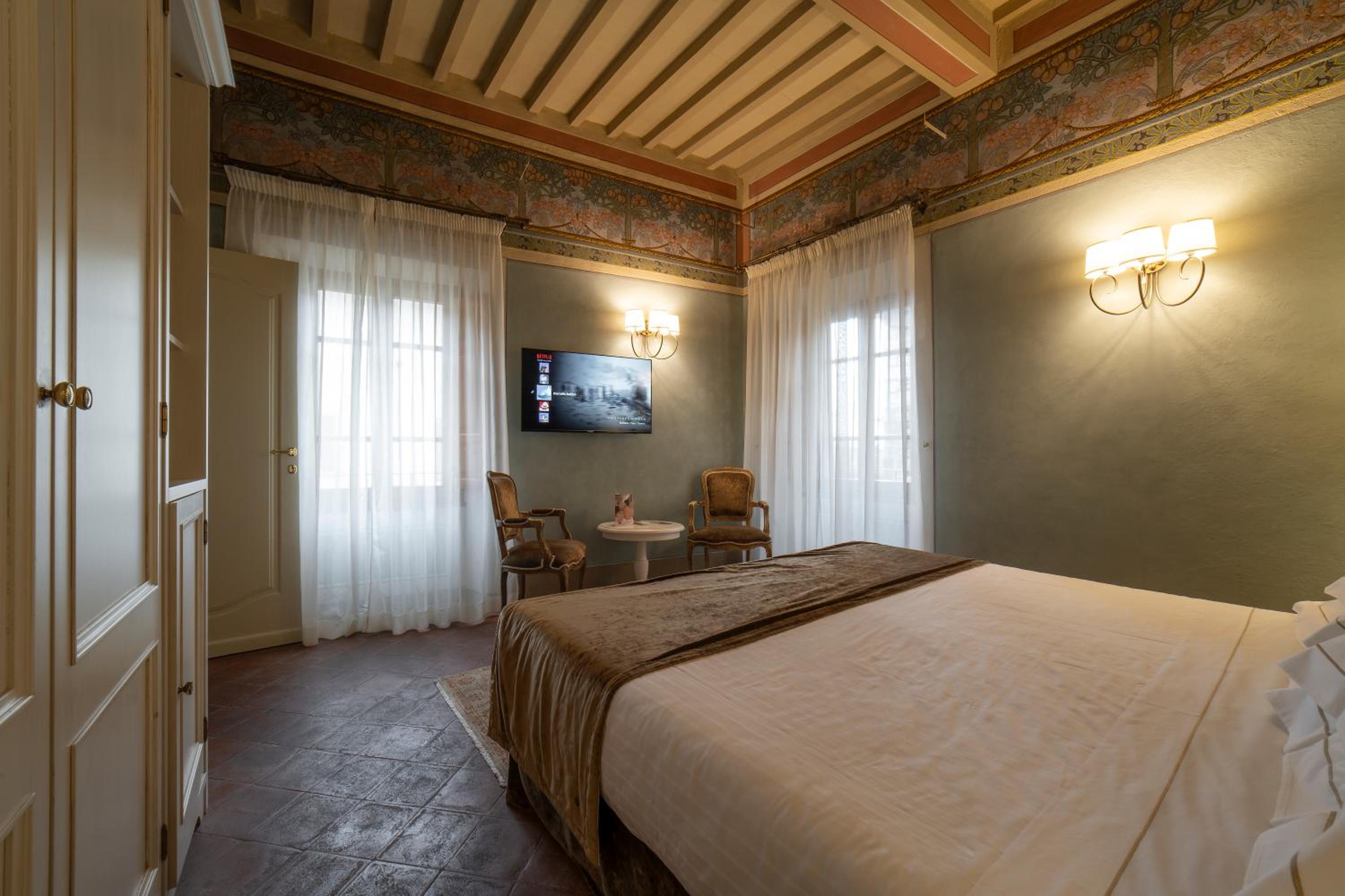 Deluxe Double Room - Photo 15
