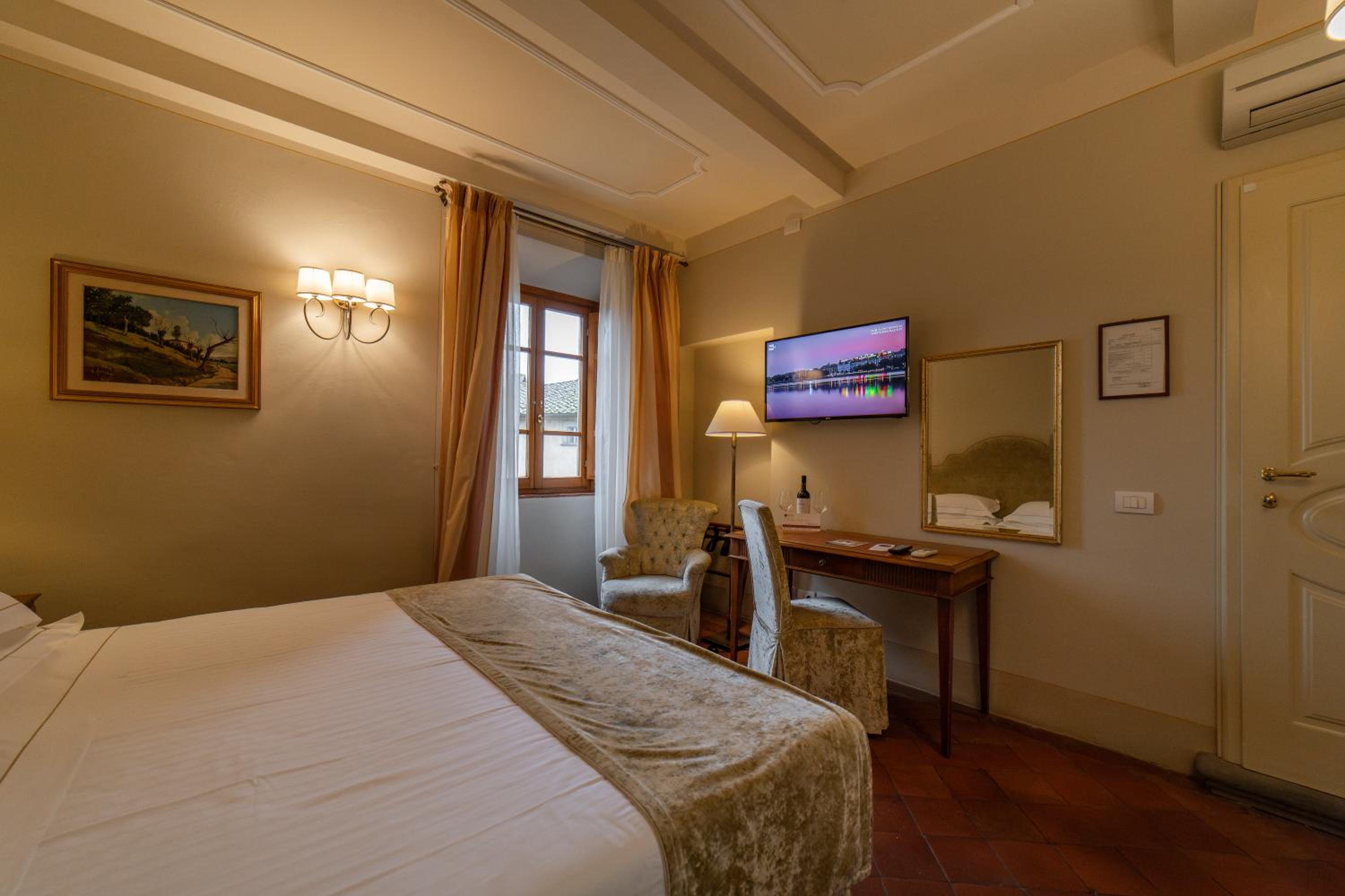 Superior Double Room - Photo 11