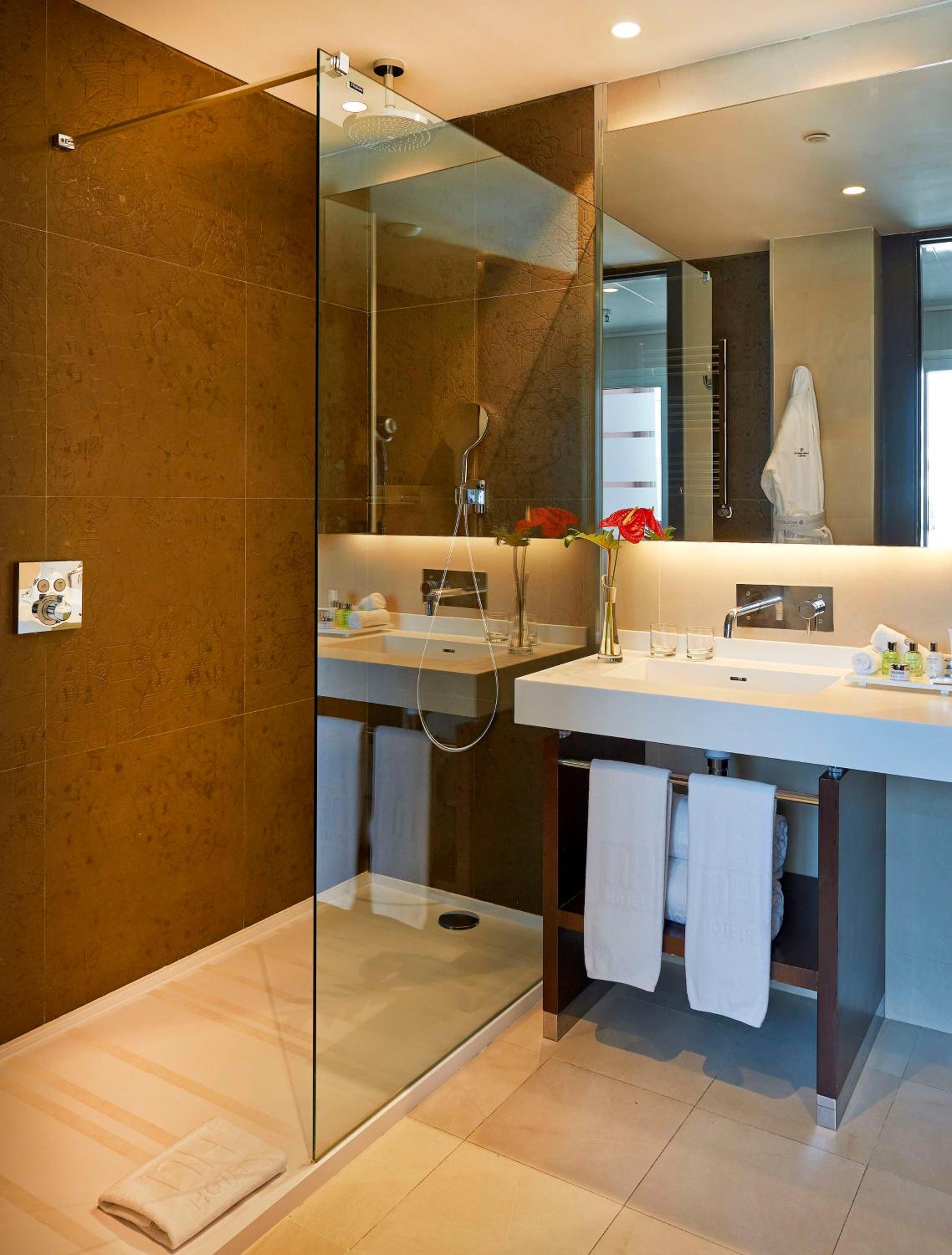 Premium Double or Twin Room XL