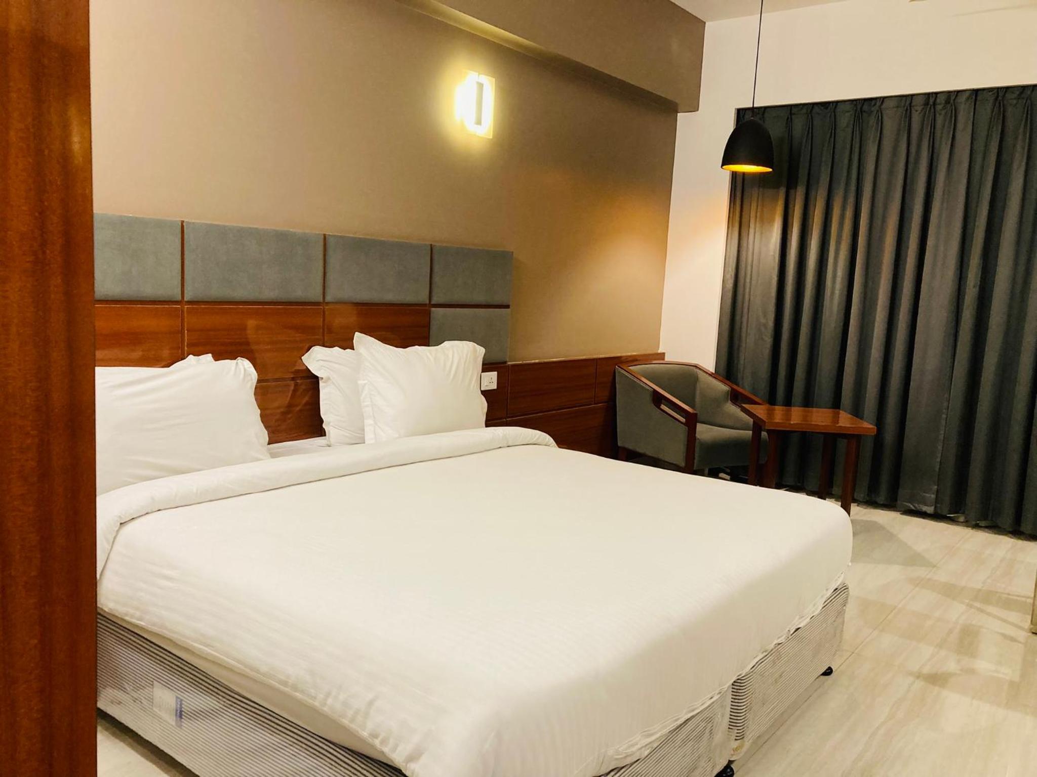 Superior King Room photo 2
