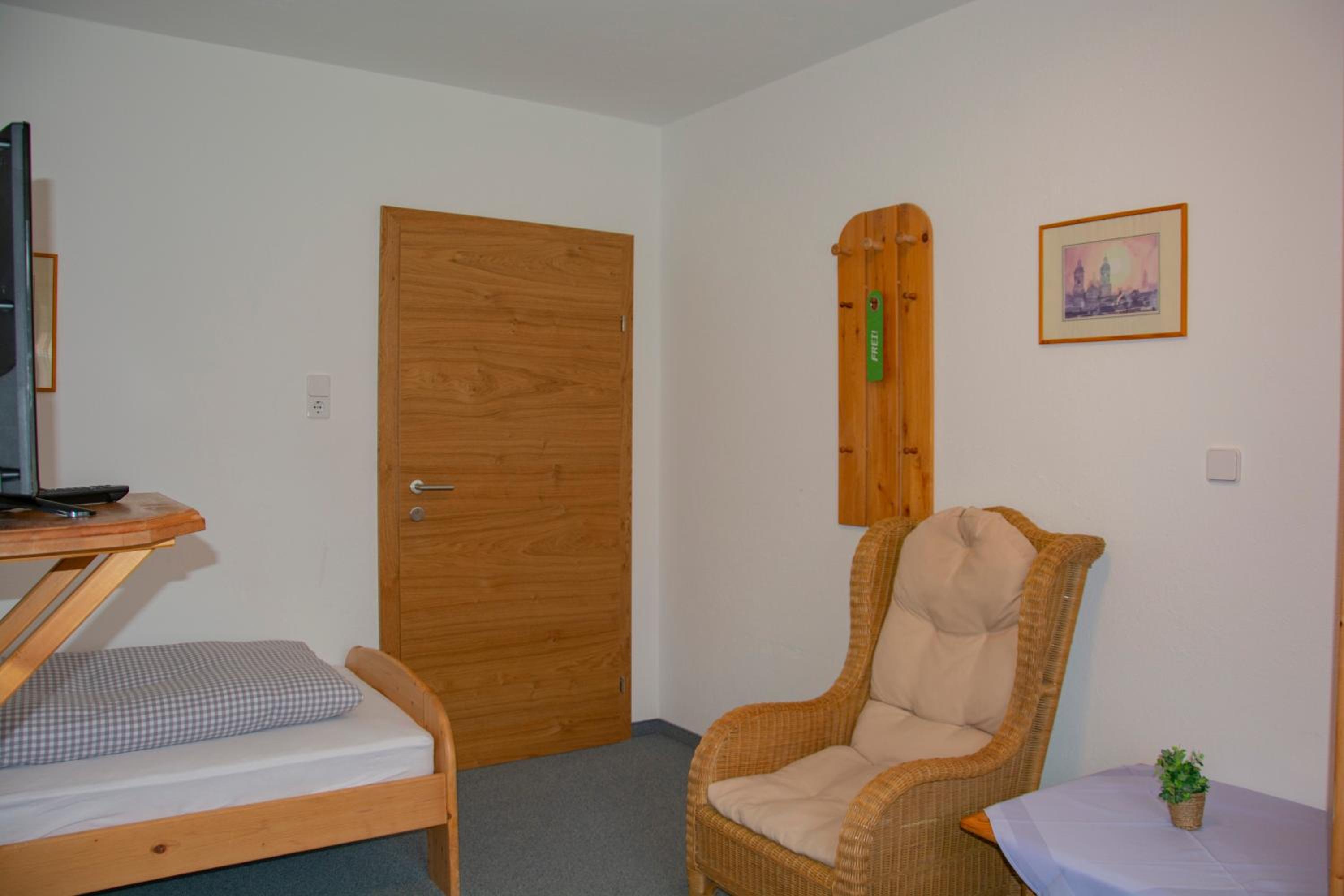 Single Room photo 2