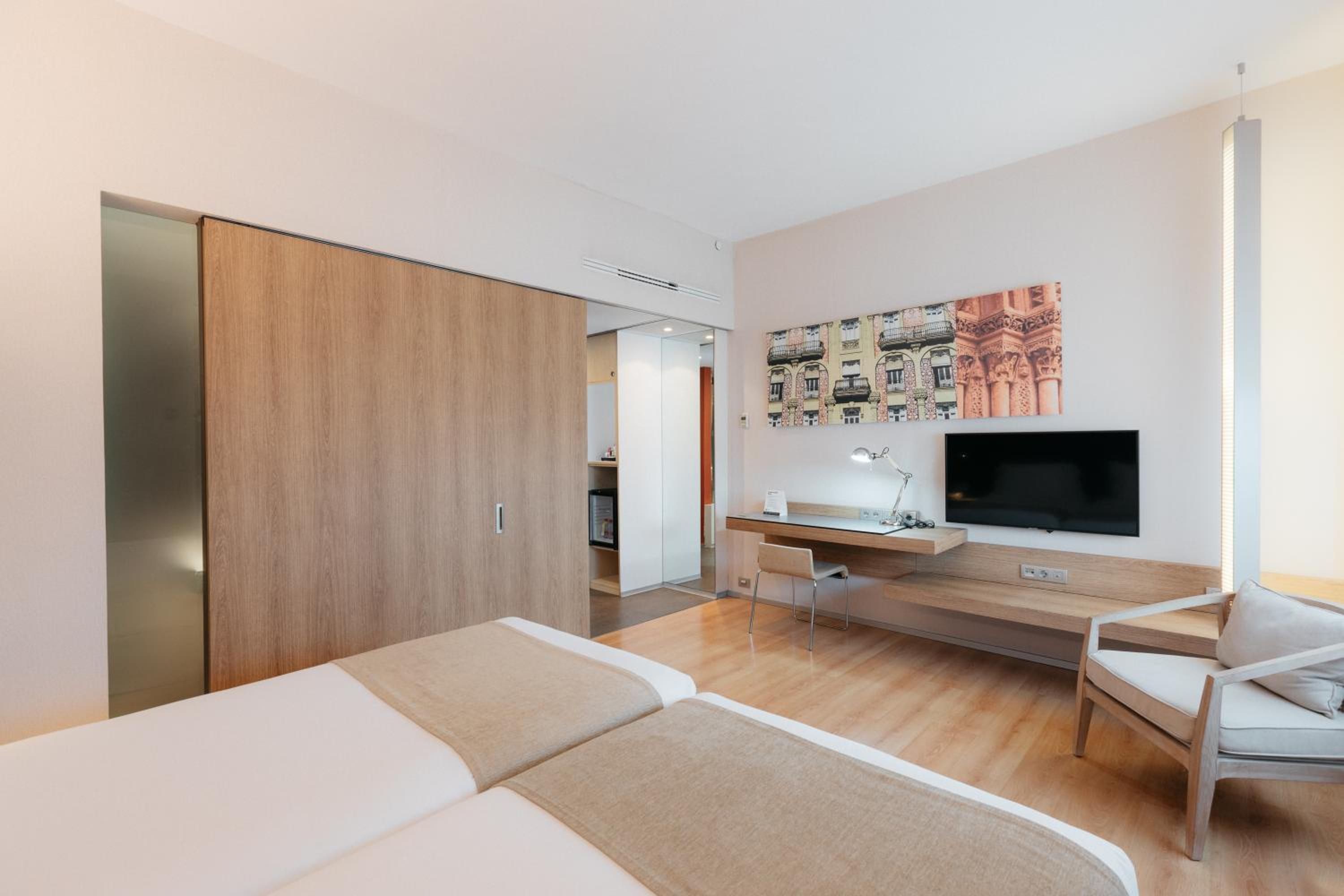 Two Connecting Deluxe Double Rooms