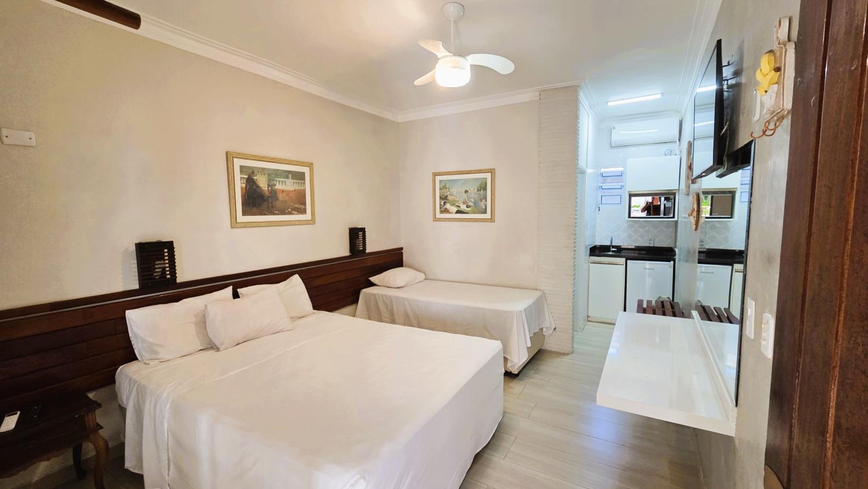 Quadruple Room with Private Bathroom
