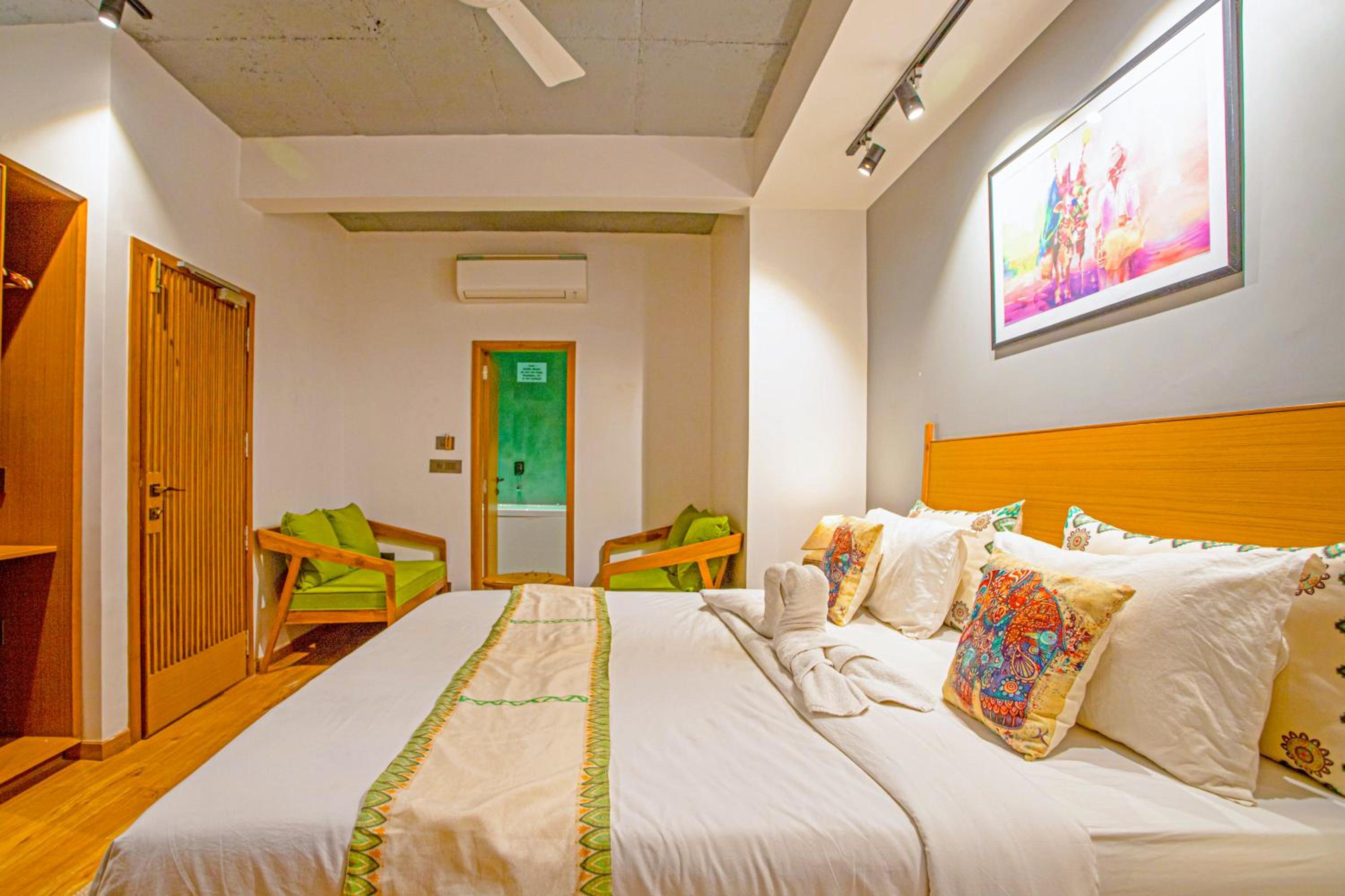 Suite with Spa Bath - Photo 47