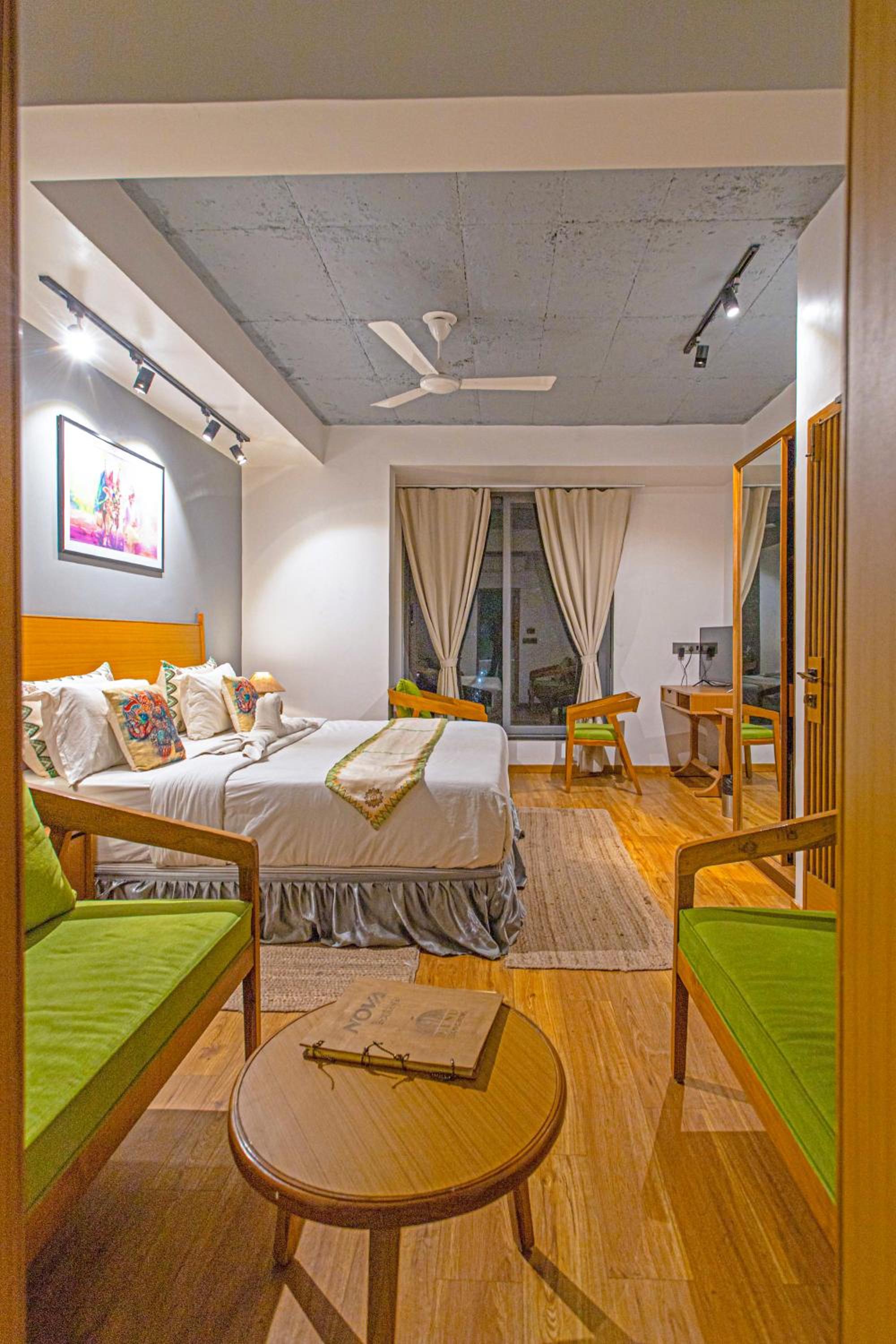 Suite with Spa Bath - Photo 4