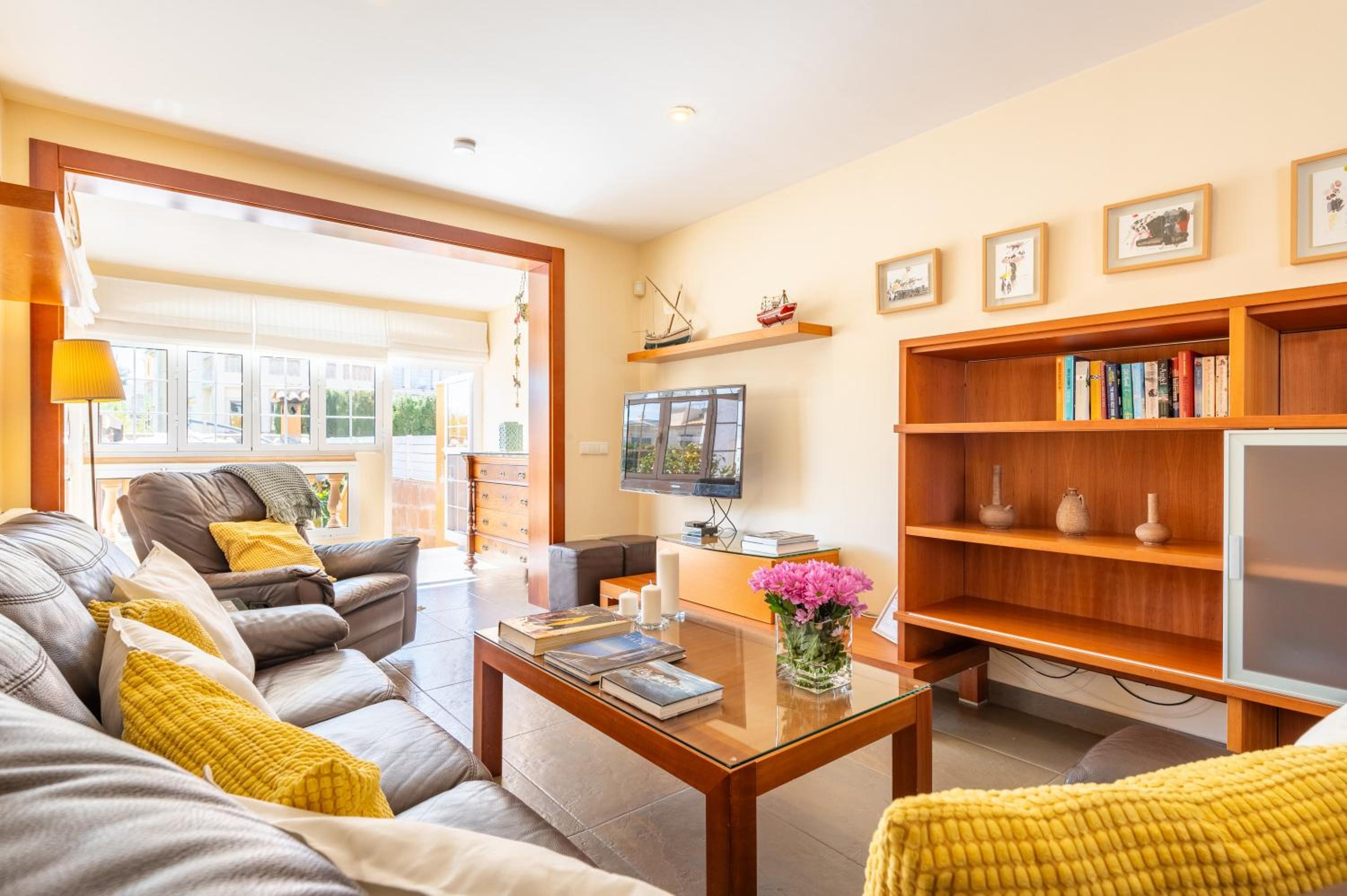 Villa with Garden View