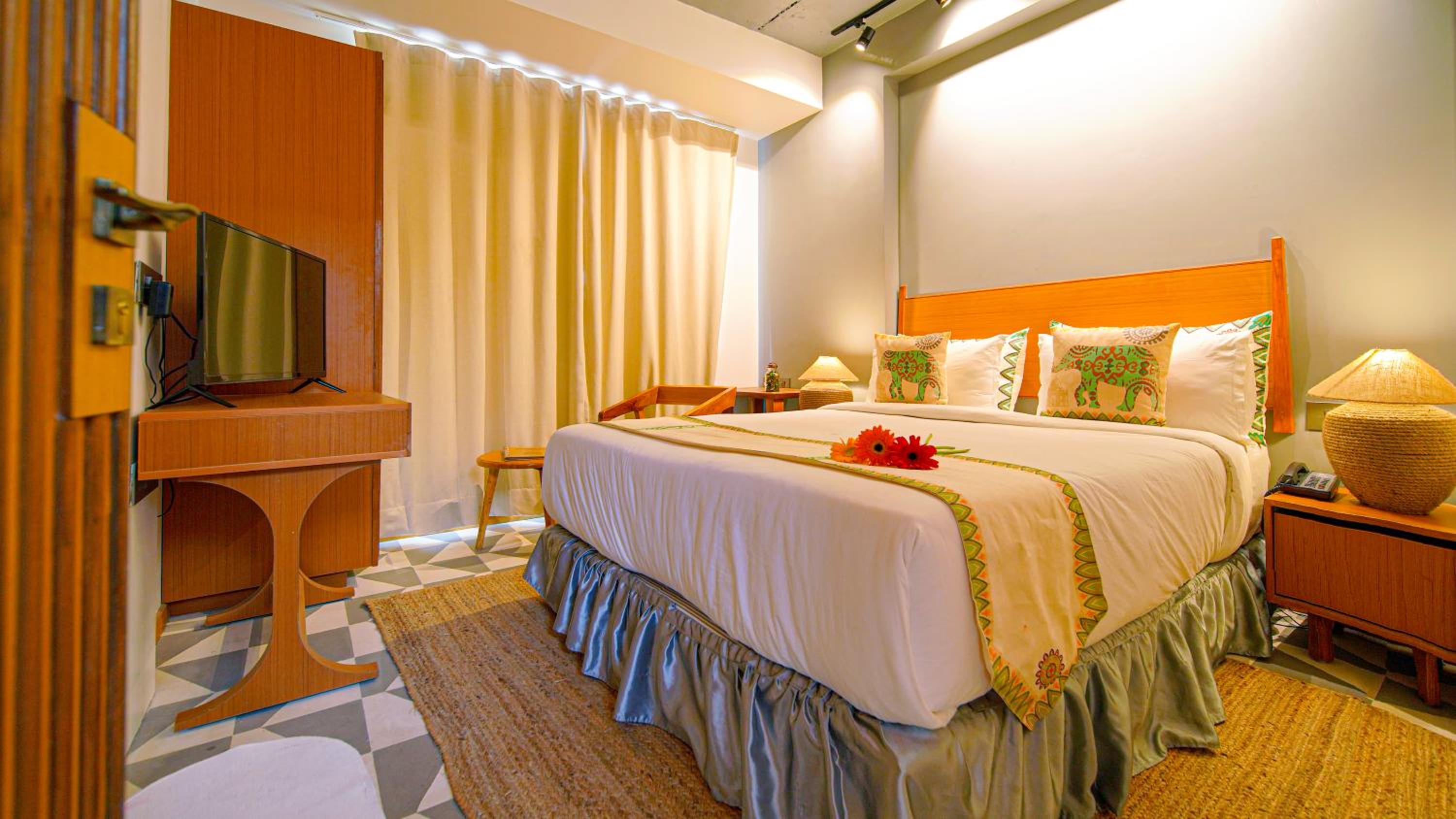Deluxe King Room photo 1