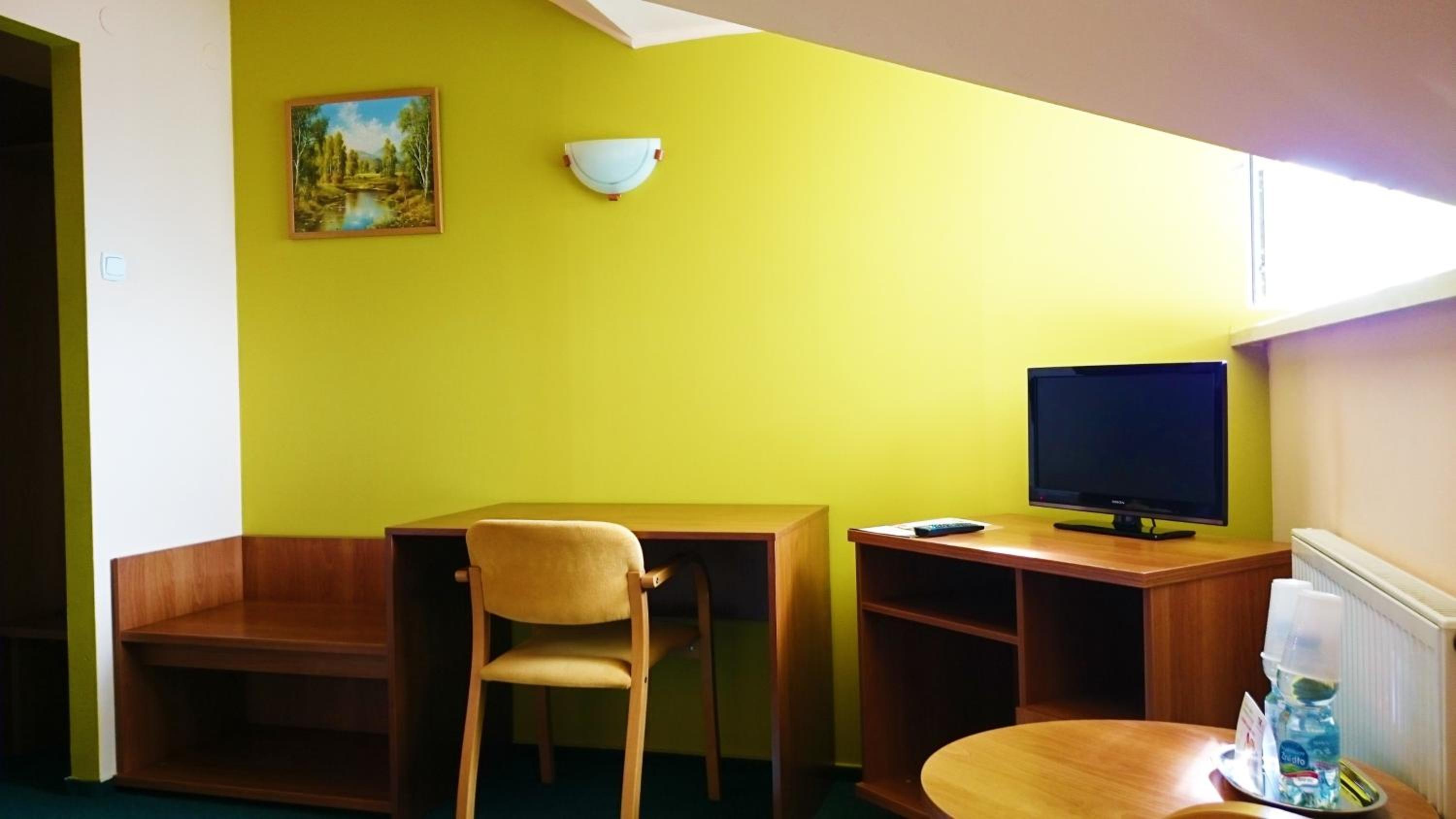Single Room photo 2