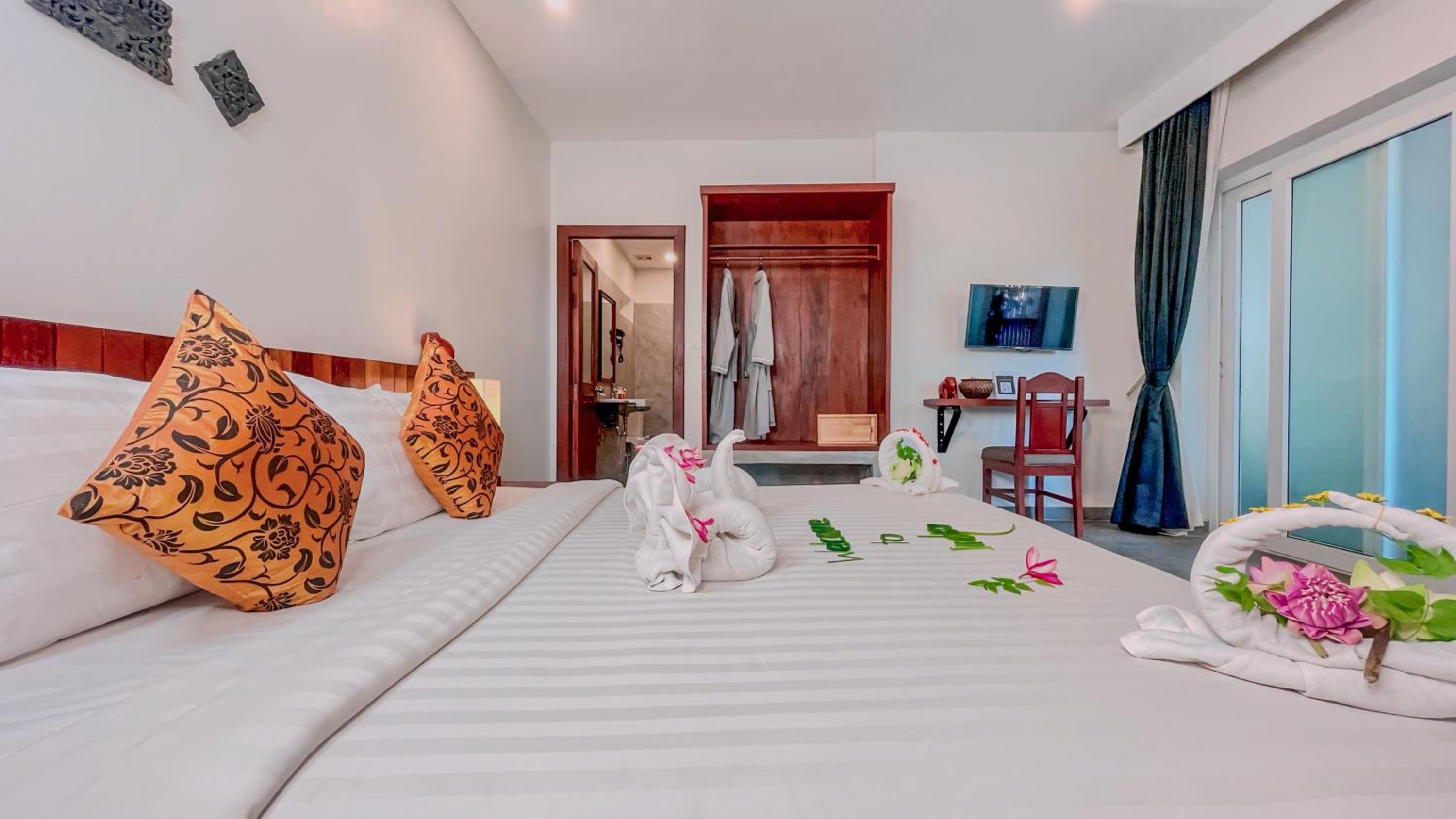 Studio Double With Balcony- Free Pick Up  - Photo 11