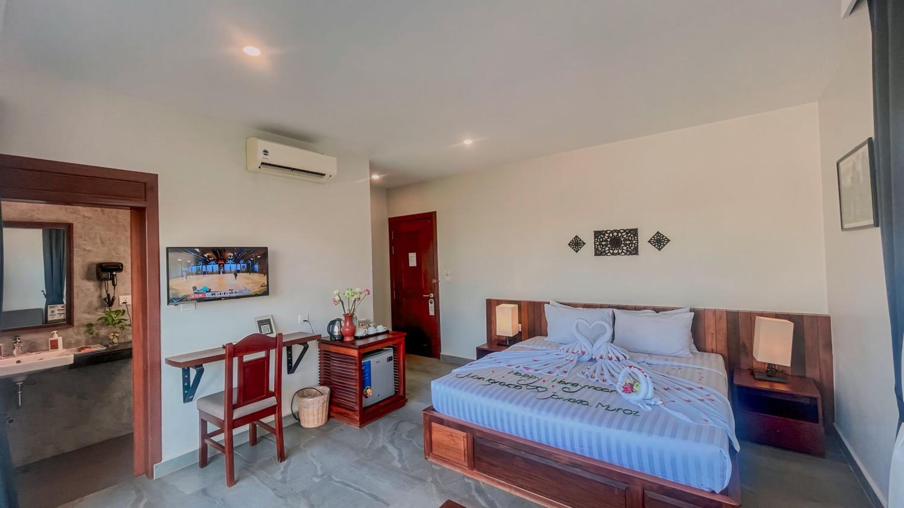 Studio Double With Balcony- Free Pick Up  - Photo 8