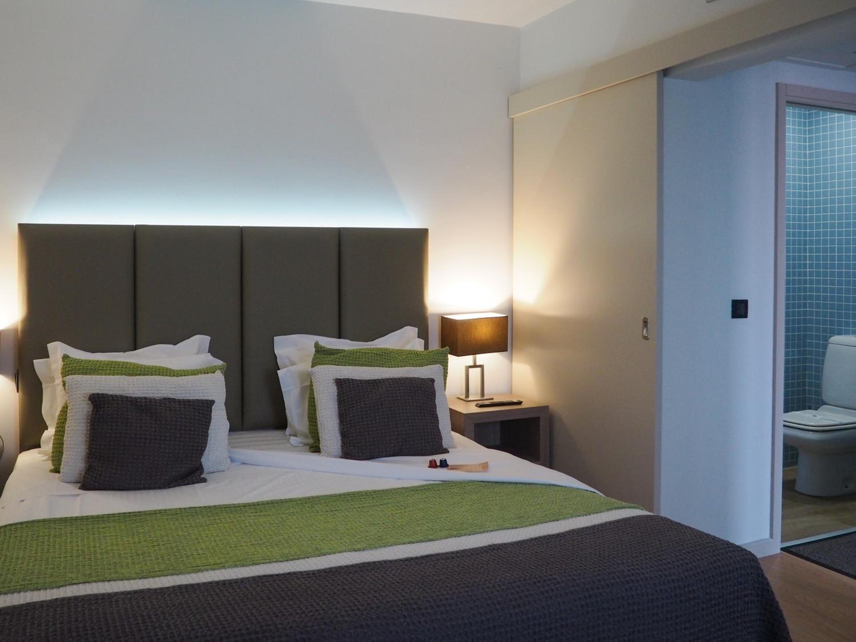 Suite with City View - Photo 2